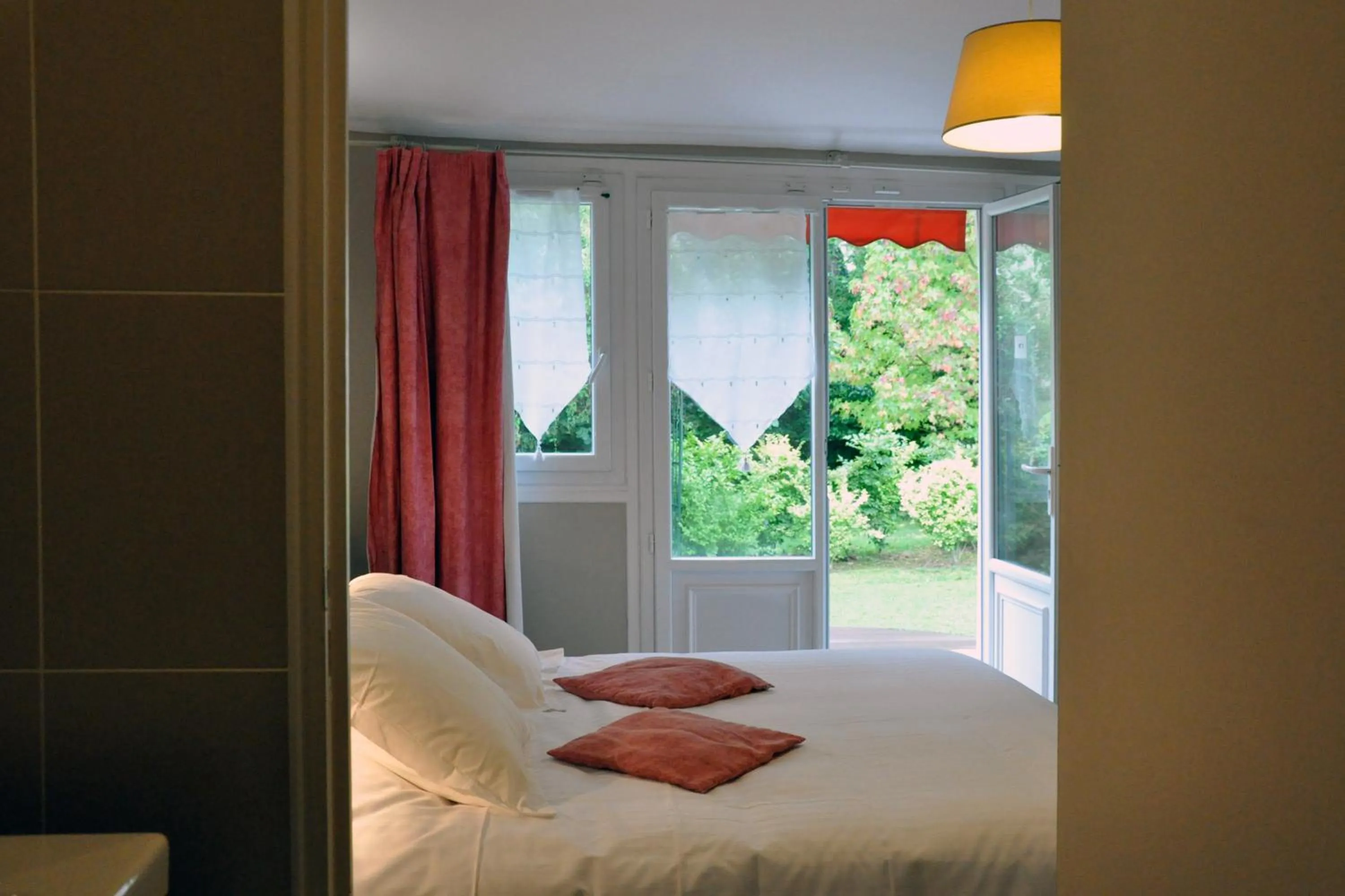 Photo of the whole room, Bed in Hostellerie et SPA de la Vieille Ferme