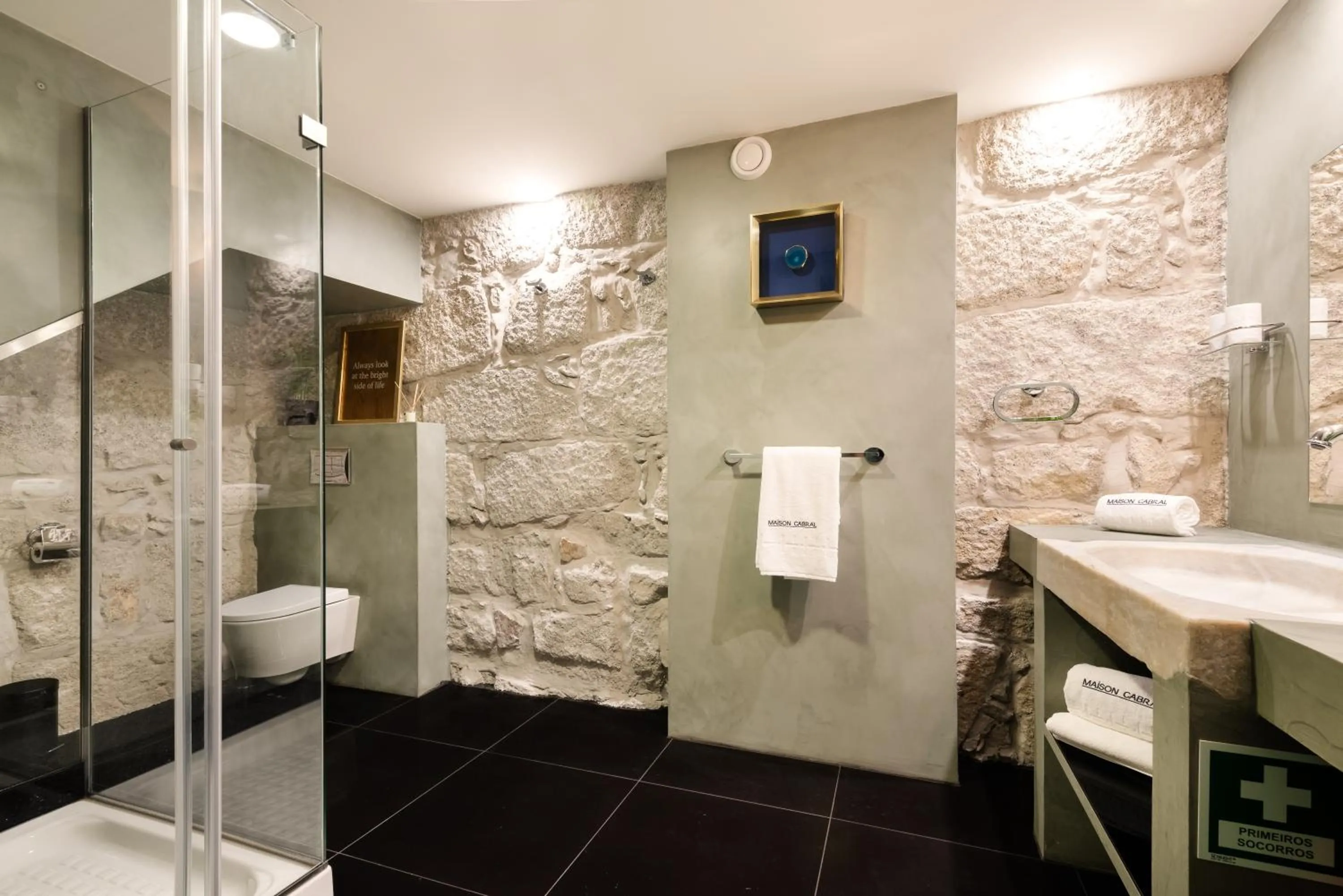 Shower in Maison Cabral