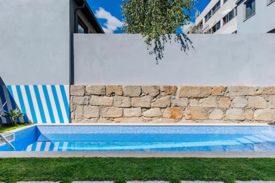 Swimming pool in Maison Cabral