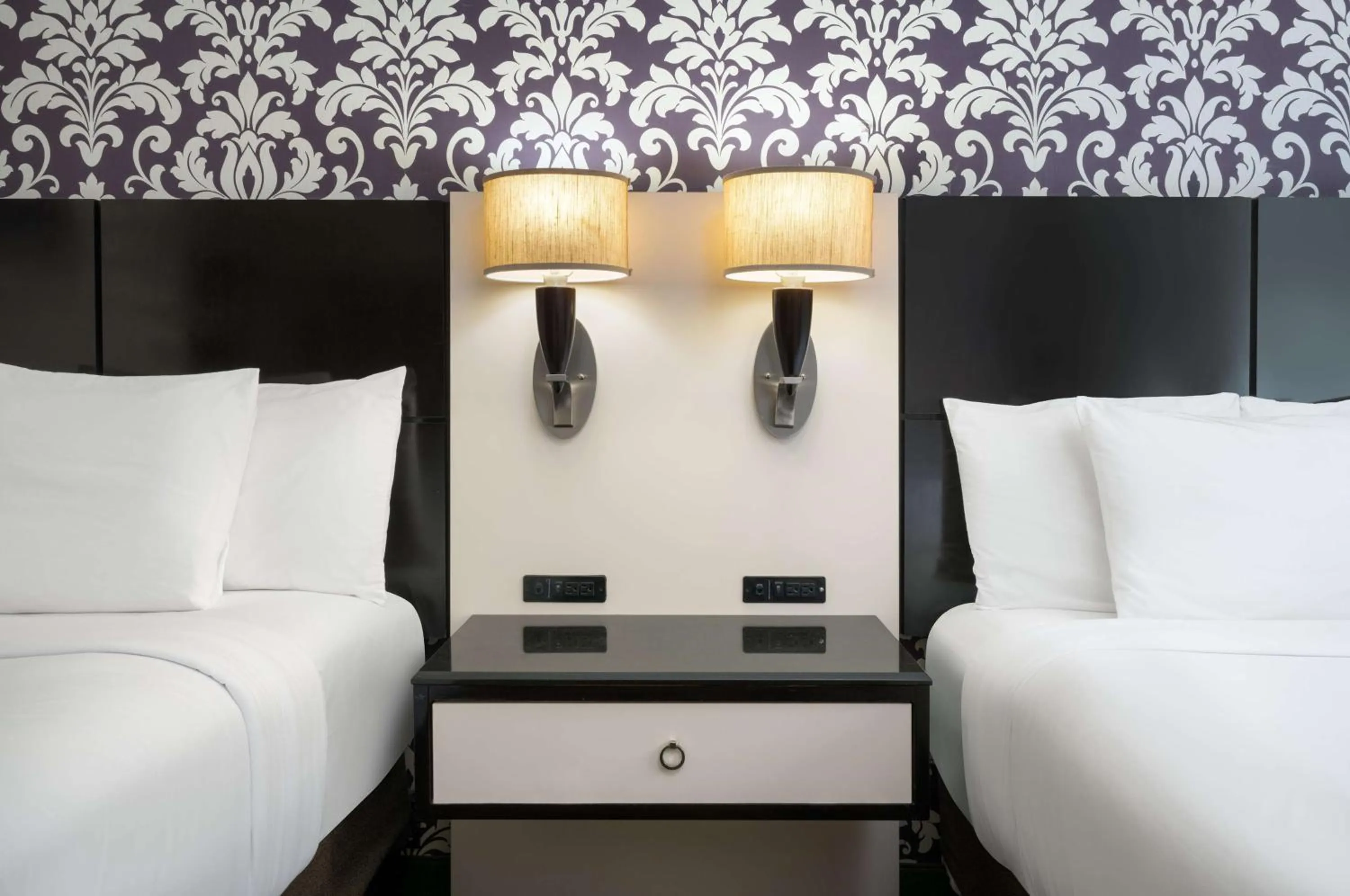 Bedroom, Bed in Best Western Premier Herald Square