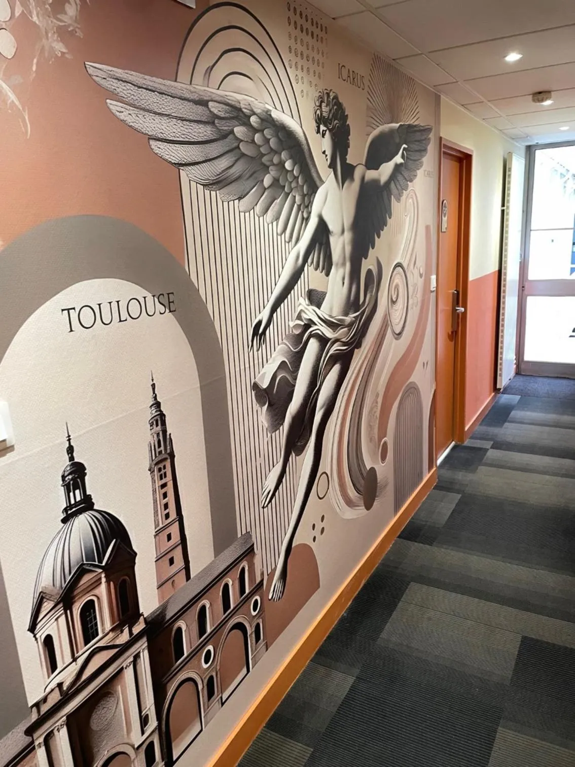 Decorative detail in Hôtel Icare