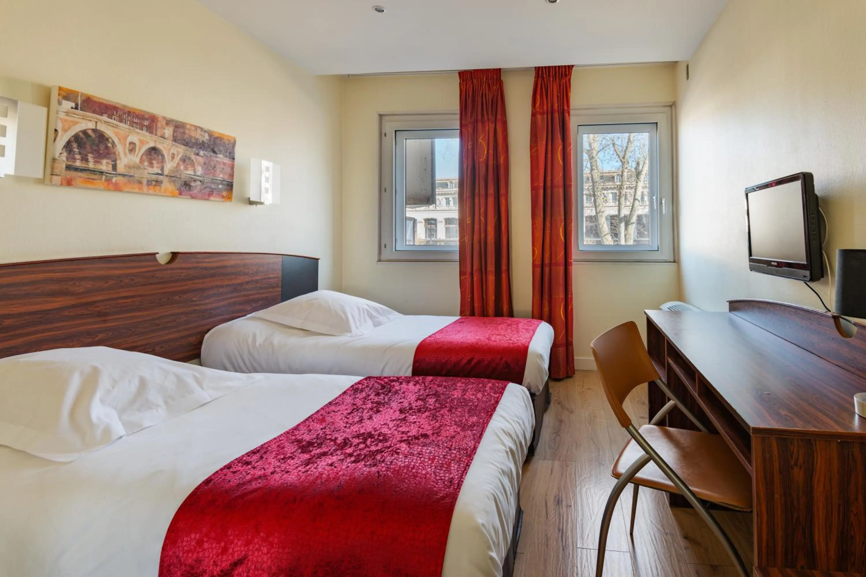 Triple Room with Shower in Hôtel Icare