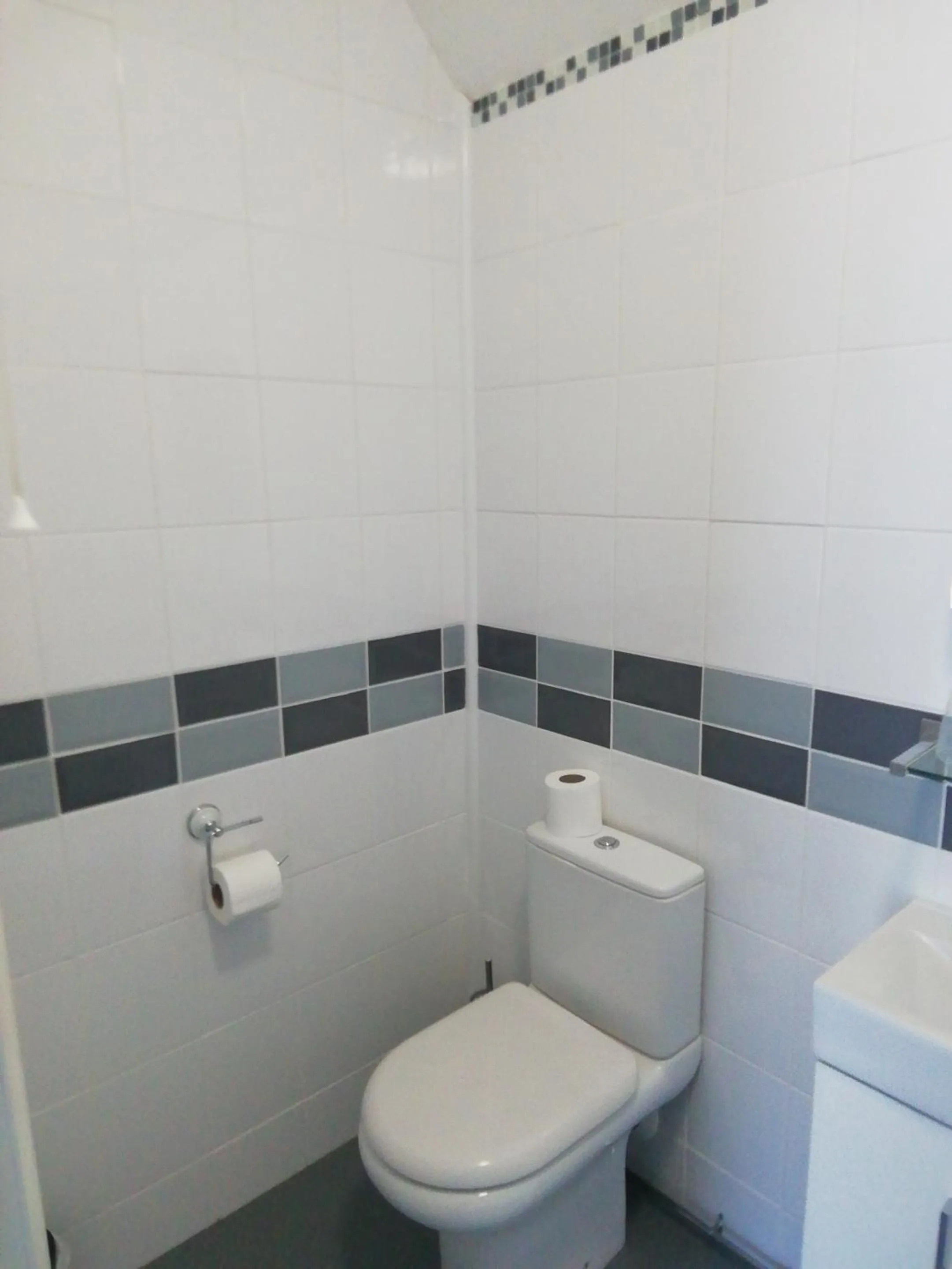 Bathroom in The Old Castle Hotel