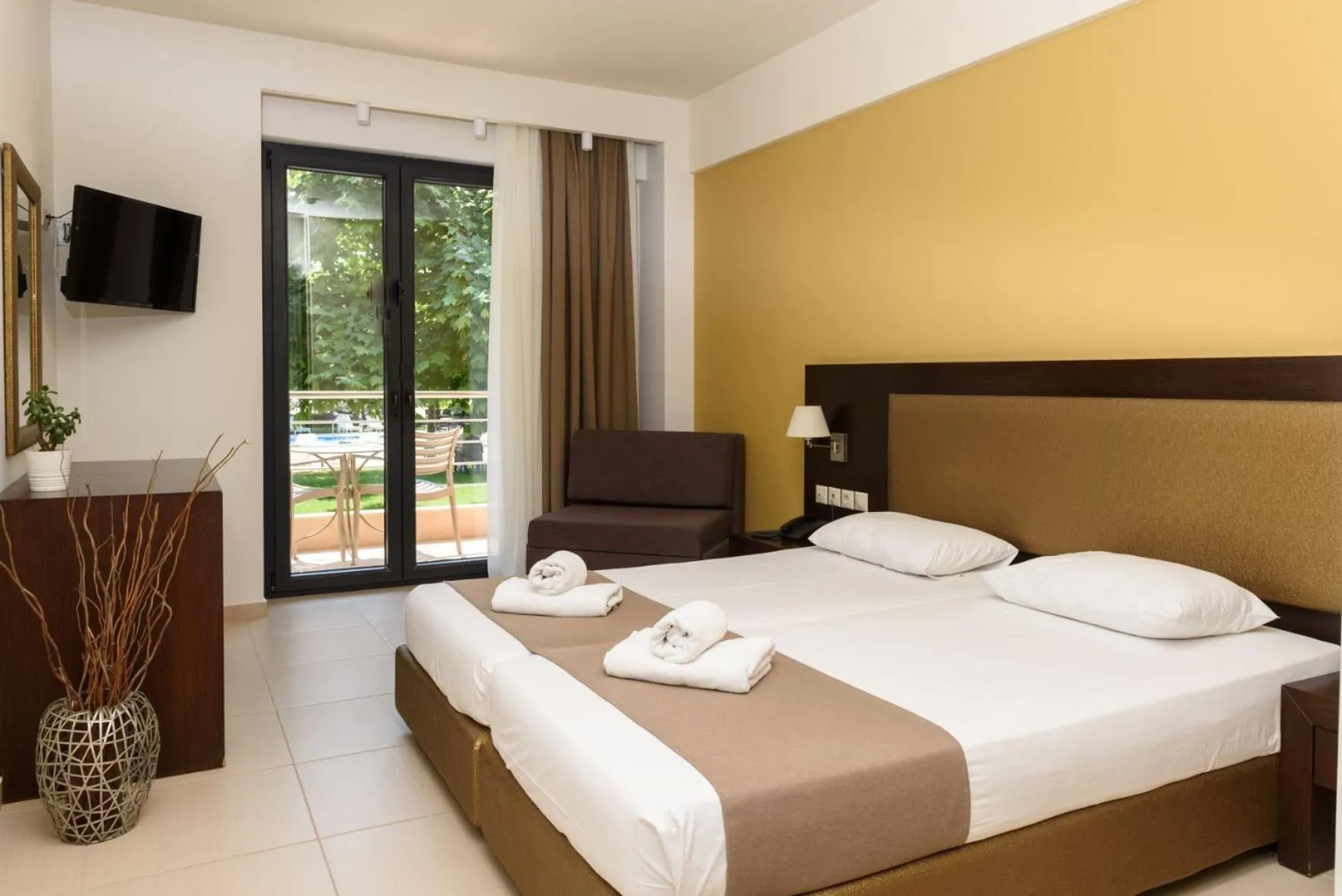 Bed in Hotel Giannoulis