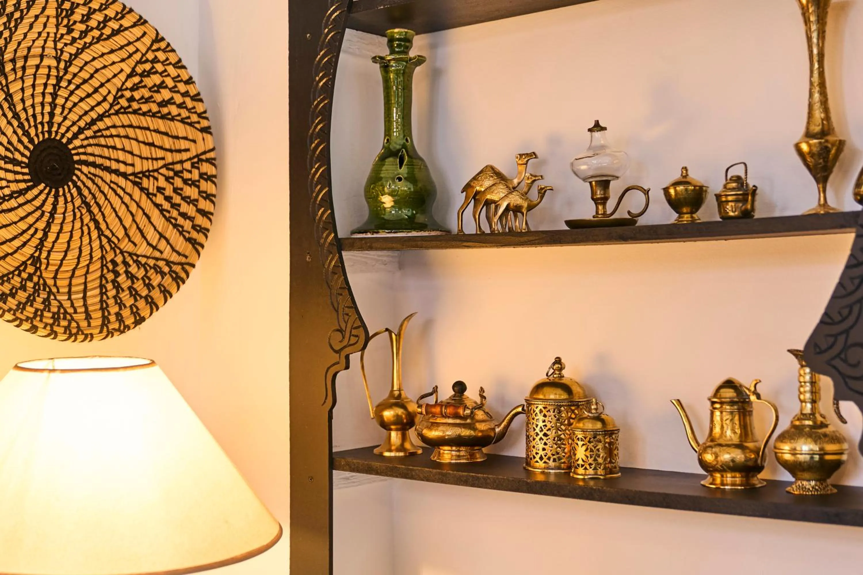 Library in Riad Miloud en exclusivité 10 P au cœur de la Médina