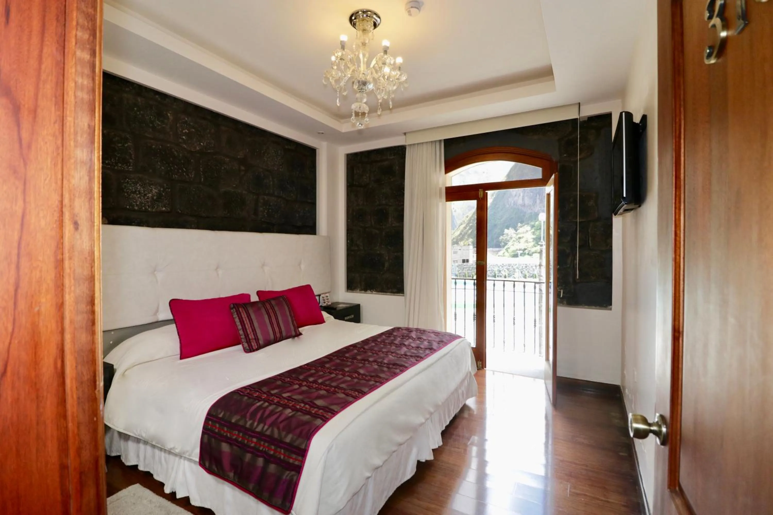 Photo of the whole room, Bed in Sangay Spa Hotel