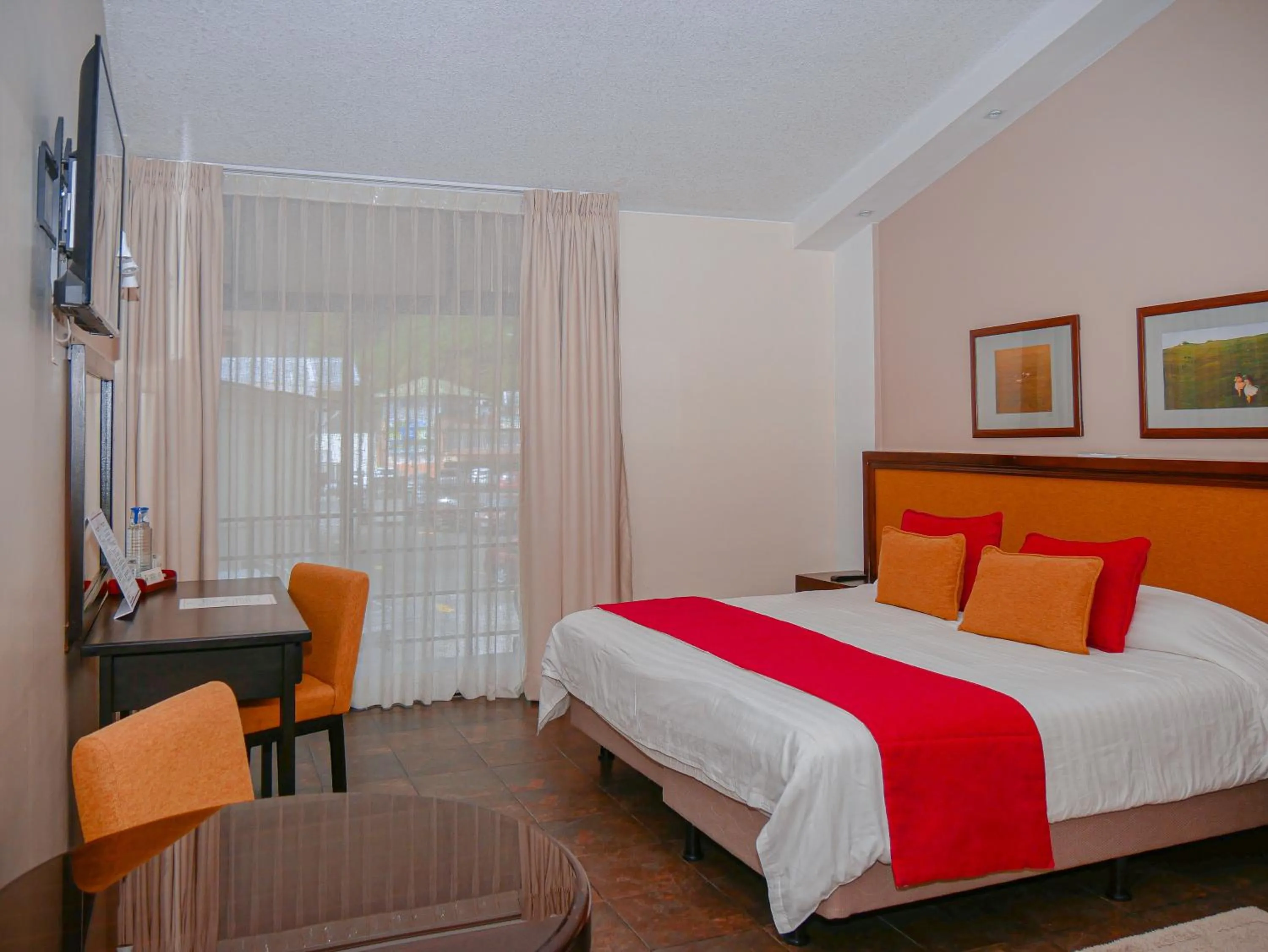 Photo of the whole room, Bed in Sangay Spa Hotel