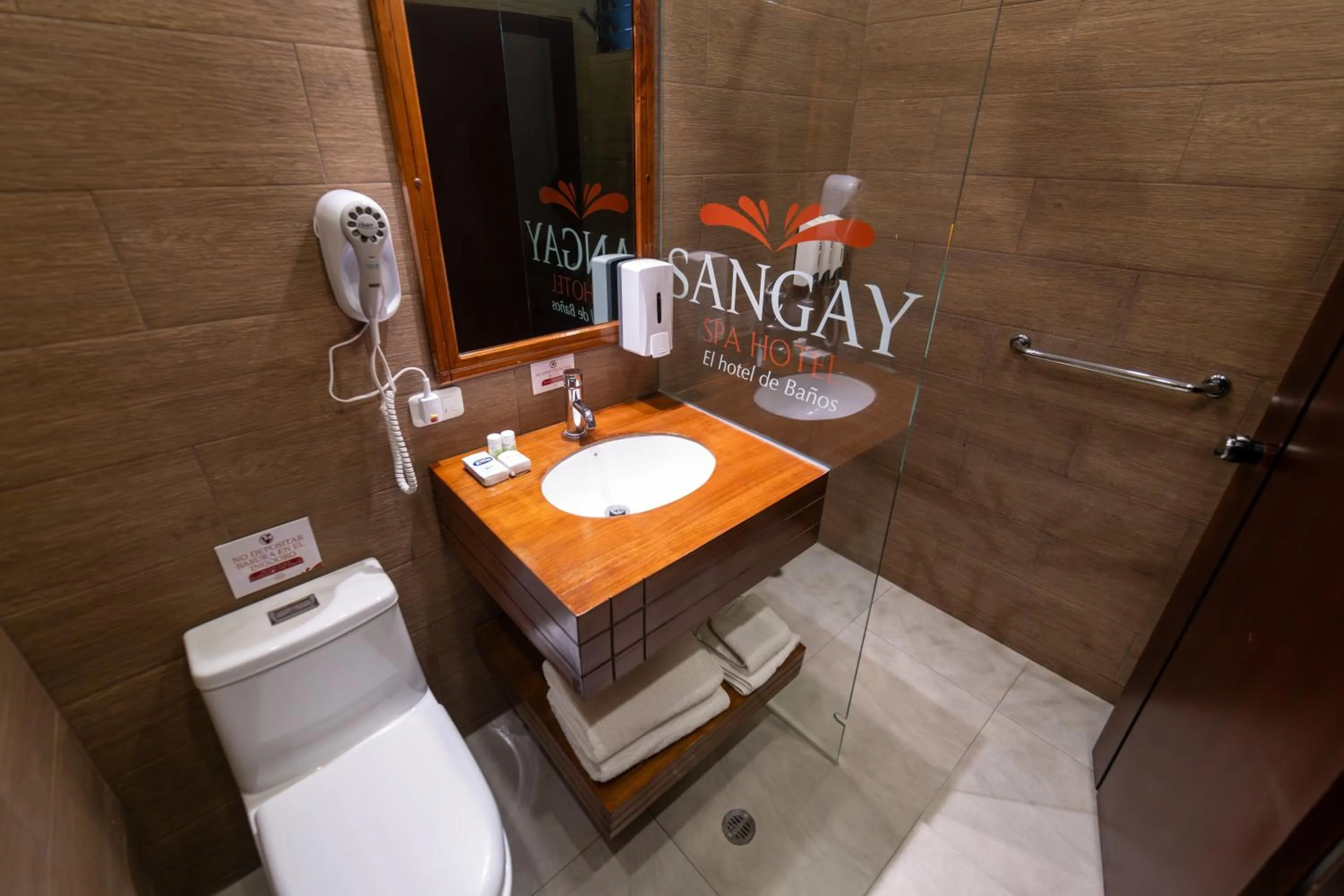 Bathroom in Sangay Spa Hotel