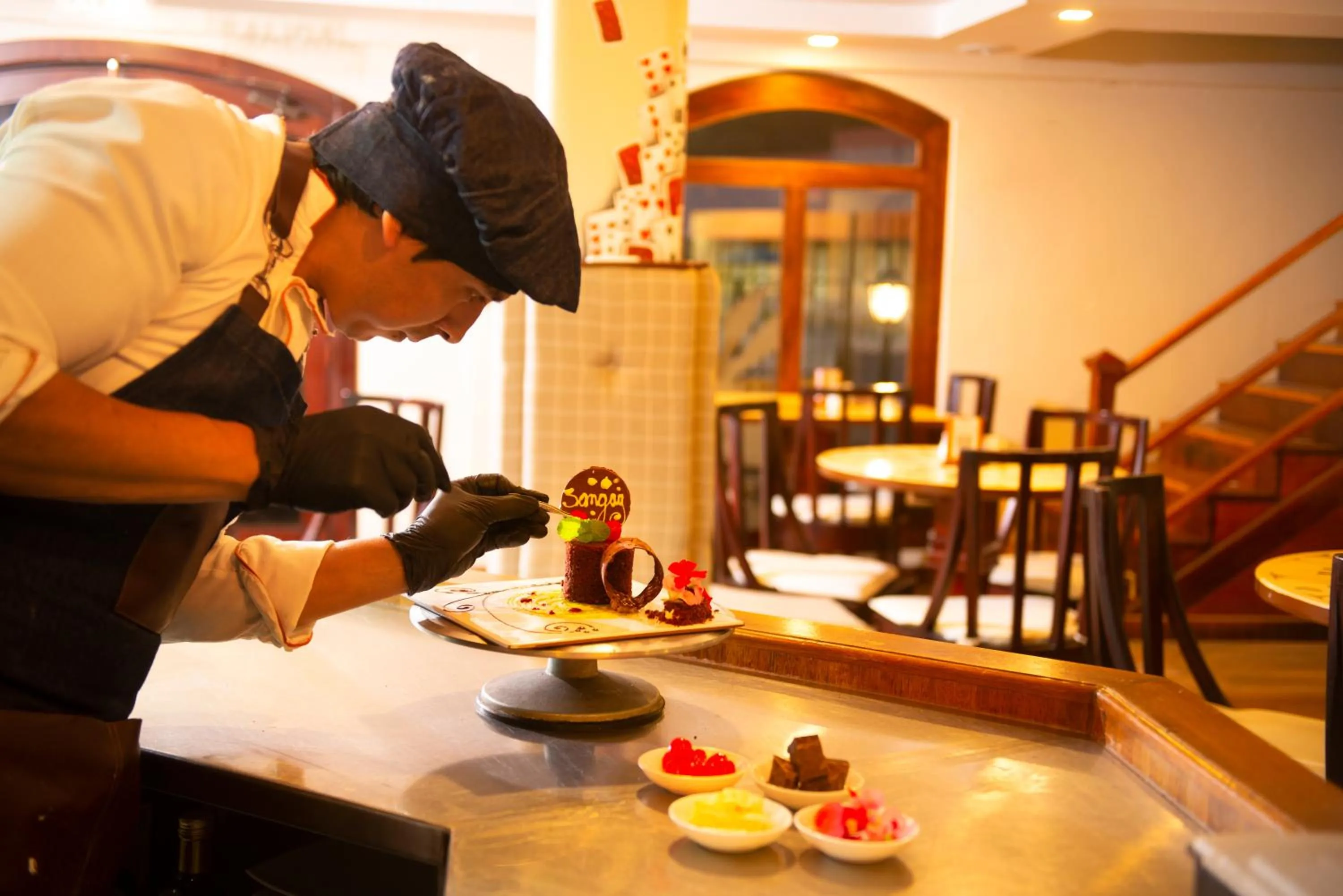 Restaurant/places to eat in Sangay Spa Hotel