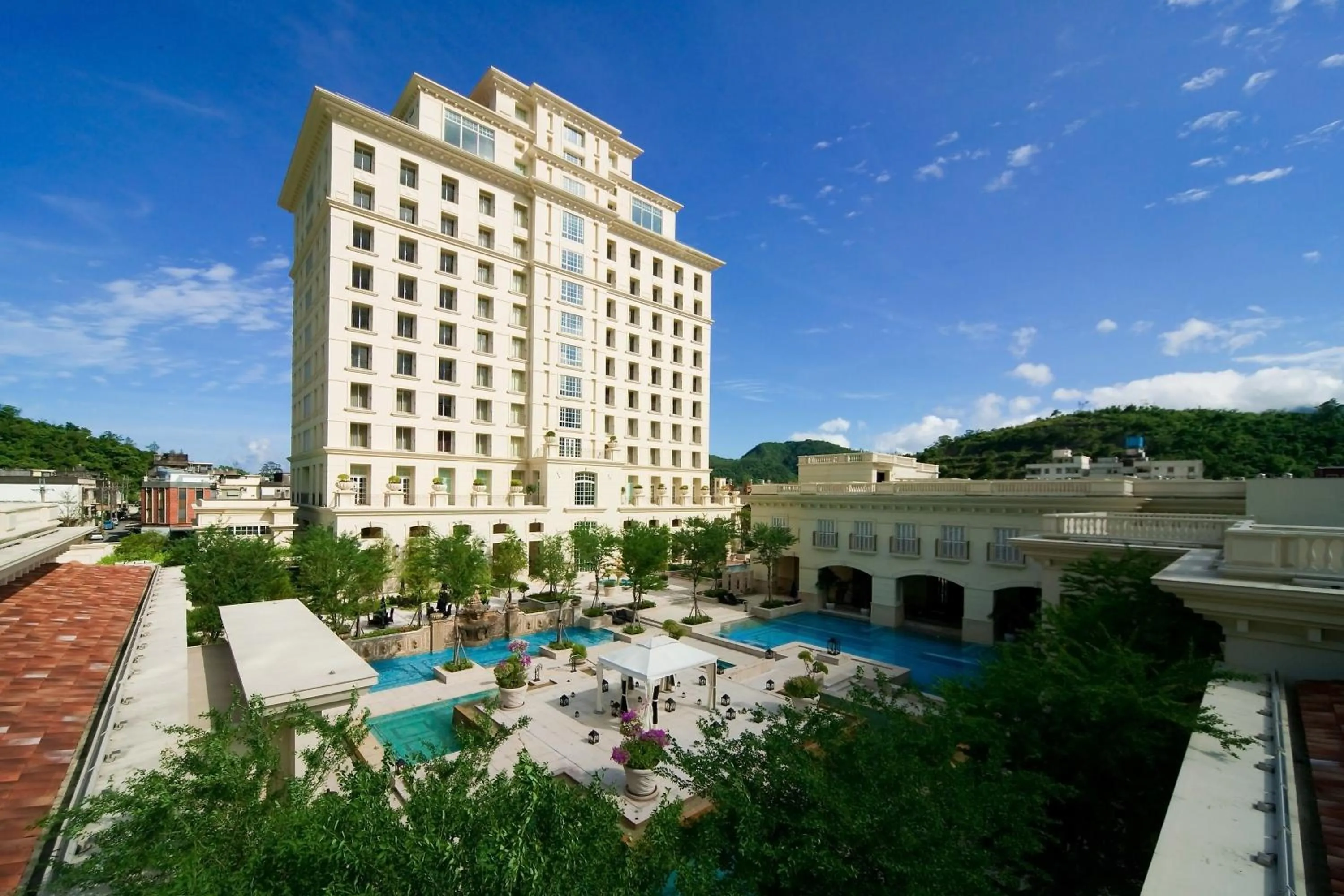 Facade/entrance in RSL Cold & Hot Springs Resort Suao