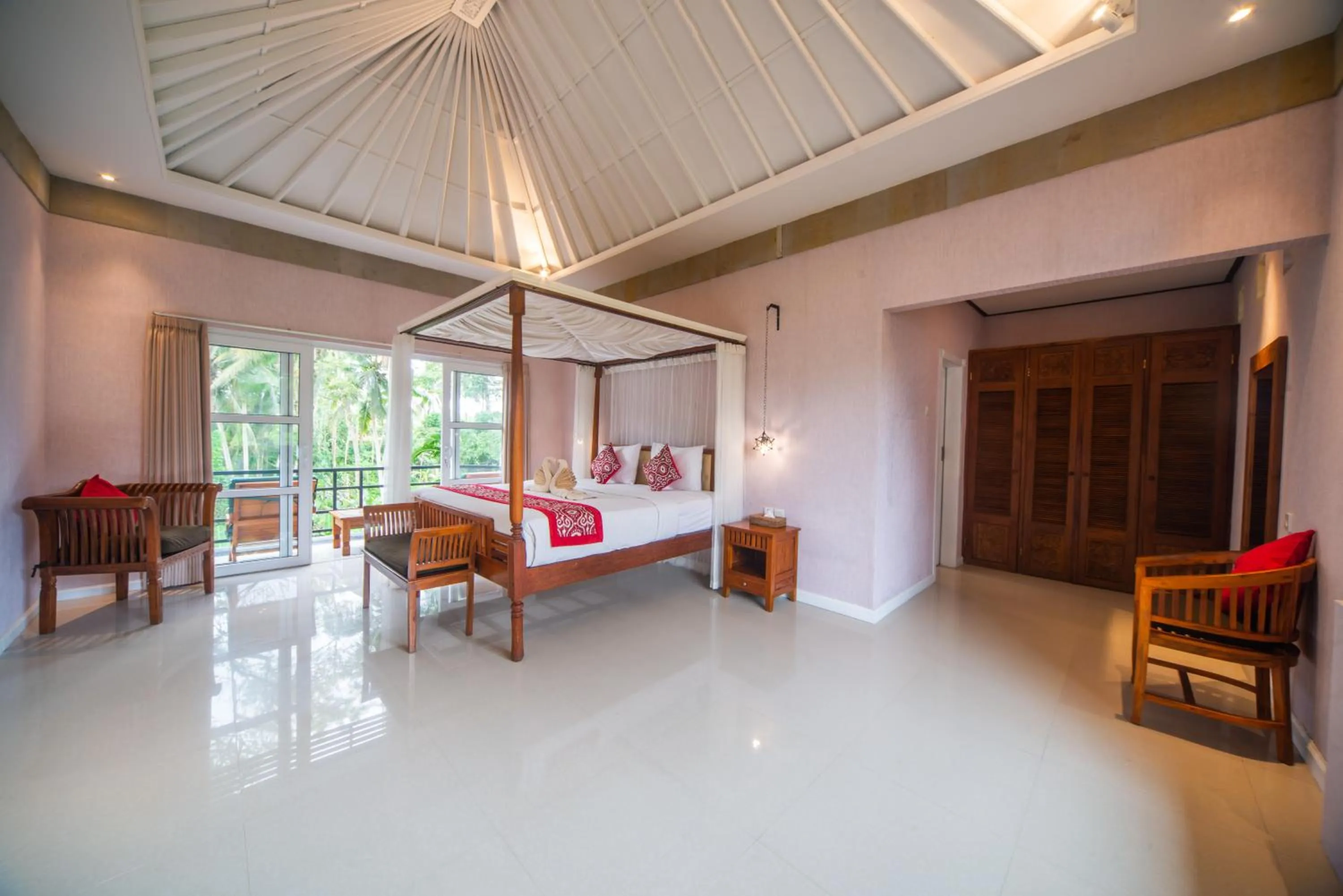 Seating area, Bed in Casa Priya Ubud