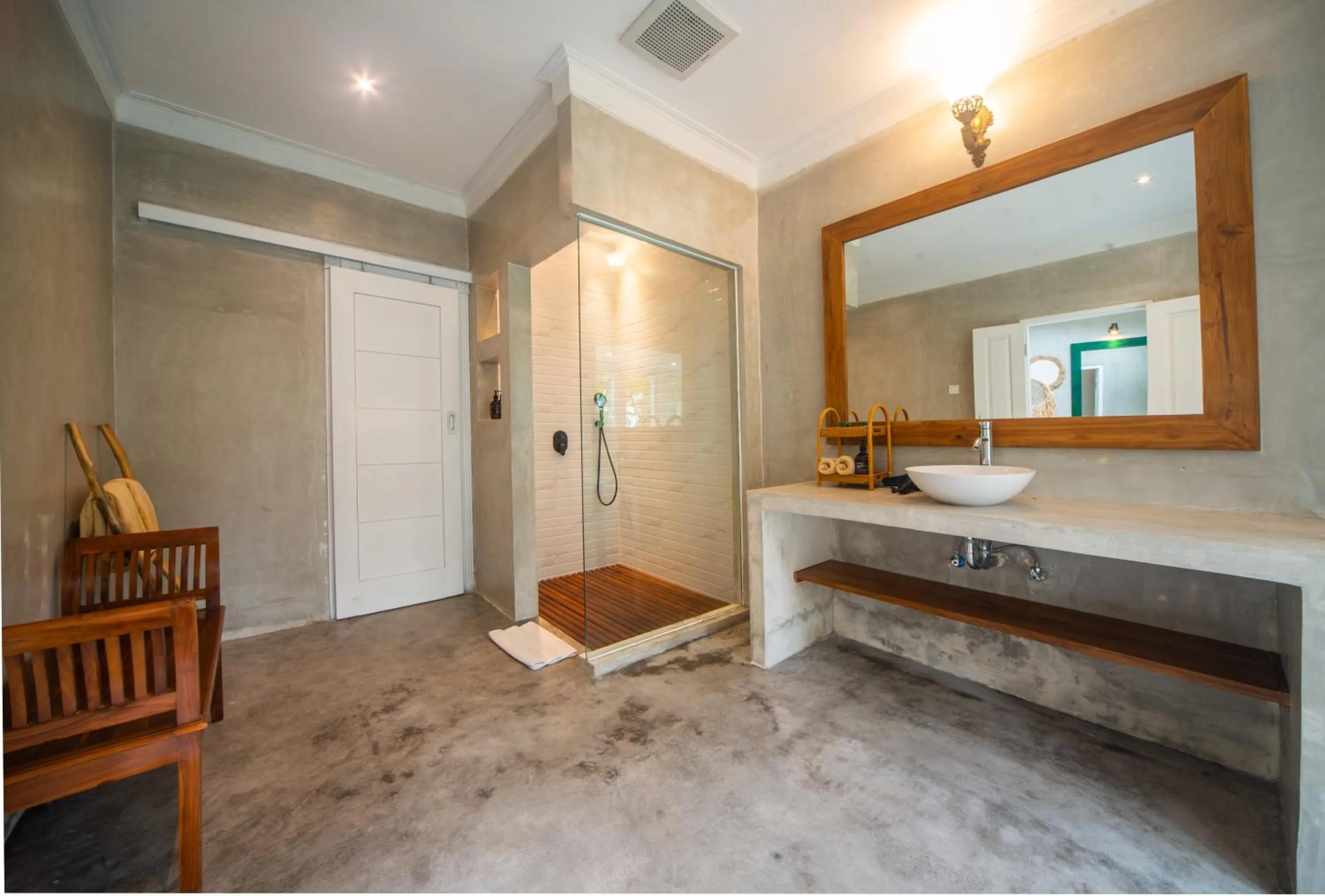 Shower in Casa Priya Ubud