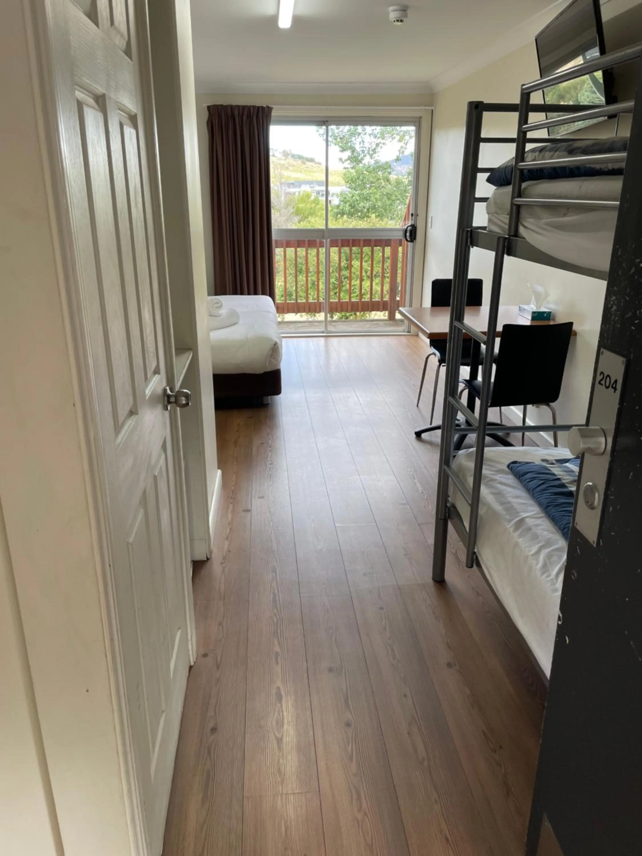 Photo of the whole room, Bed in Siesta Villa