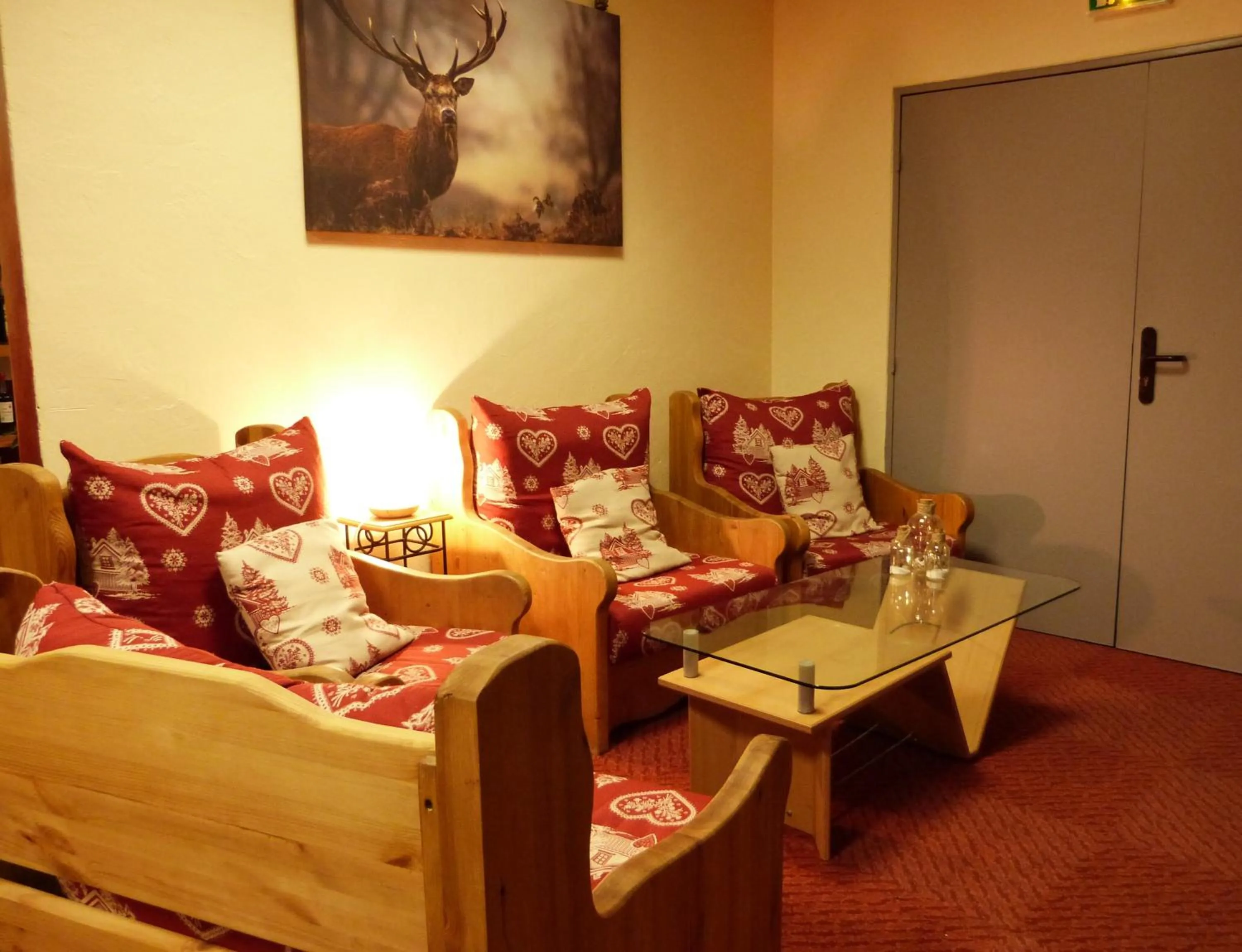 Living room in Hotel-Restaurant La Lauzétane