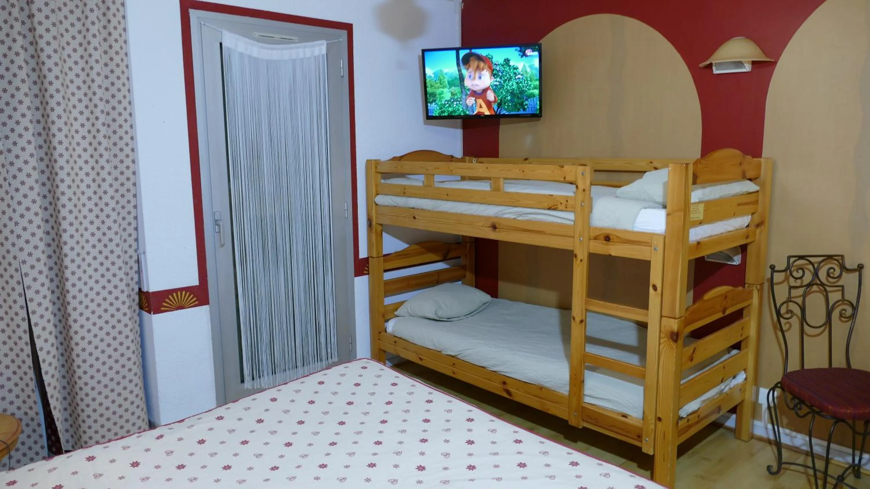 Property building in Hotel-Restaurant La Lauzétane