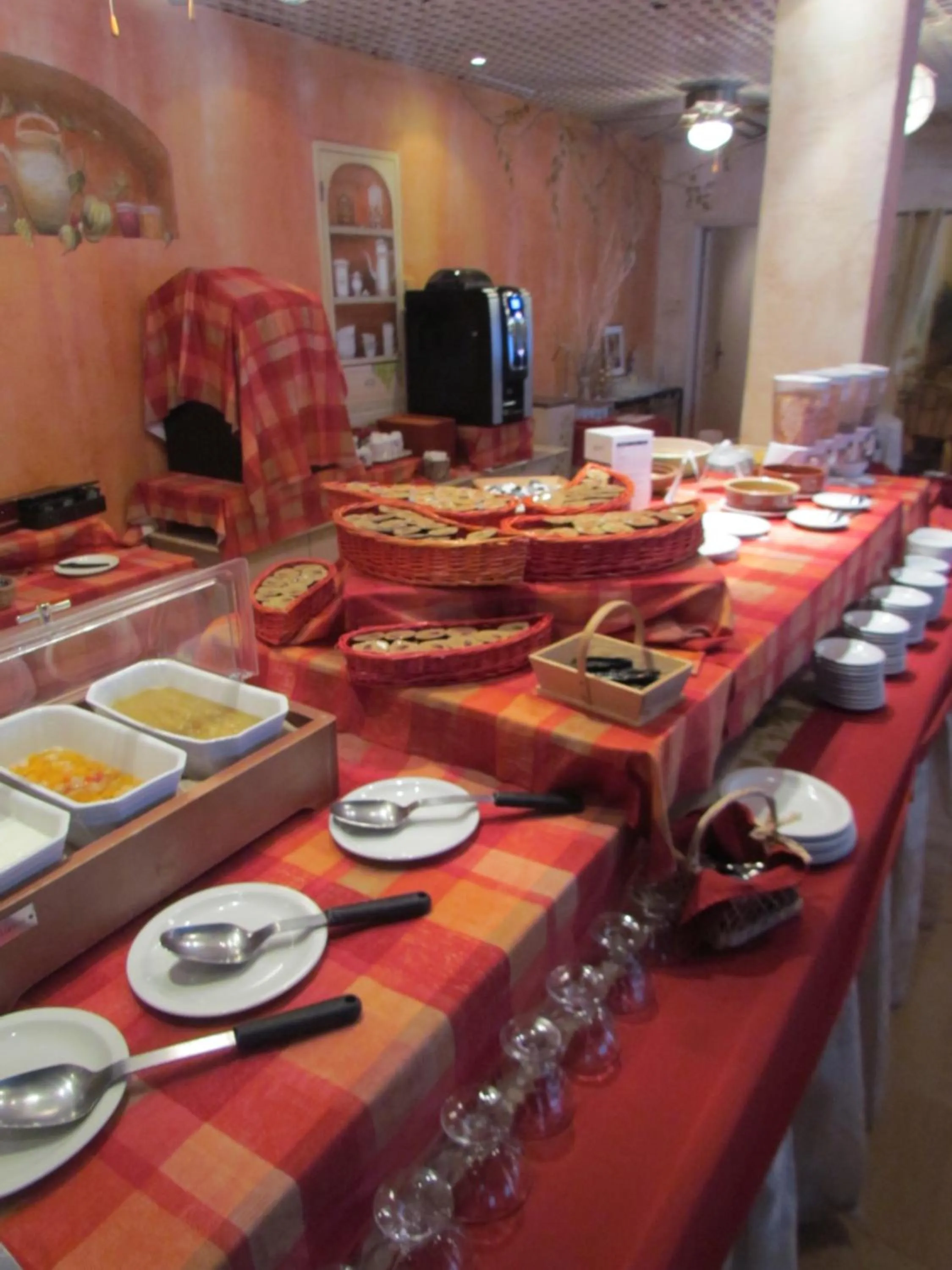 Restaurant/places to eat in Hotel-Restaurant La Lauzétane