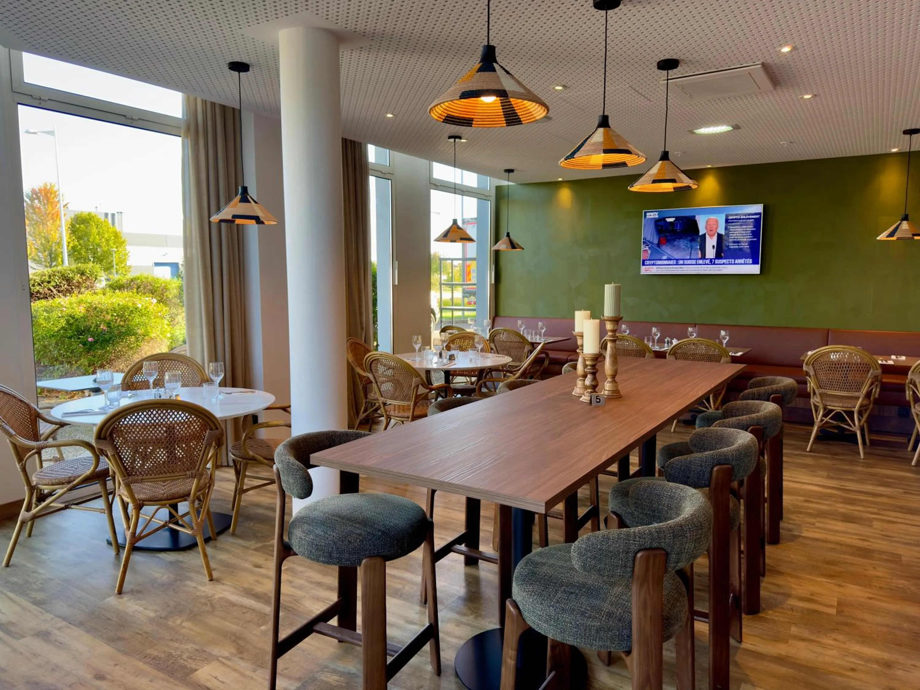 Restaurant/places to eat in Mercure Chartres Est
