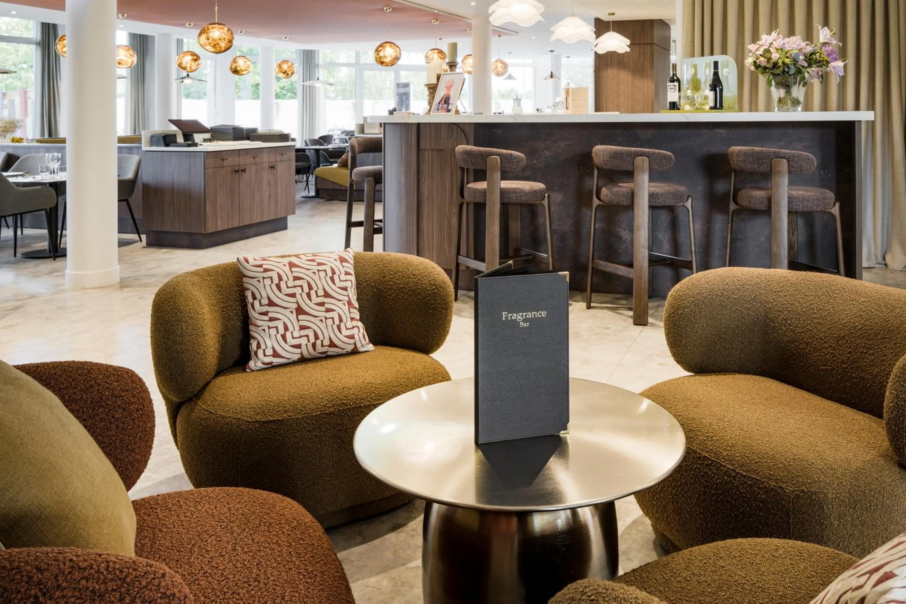 Communal lounge/ TV room in Mercure Chartres Est