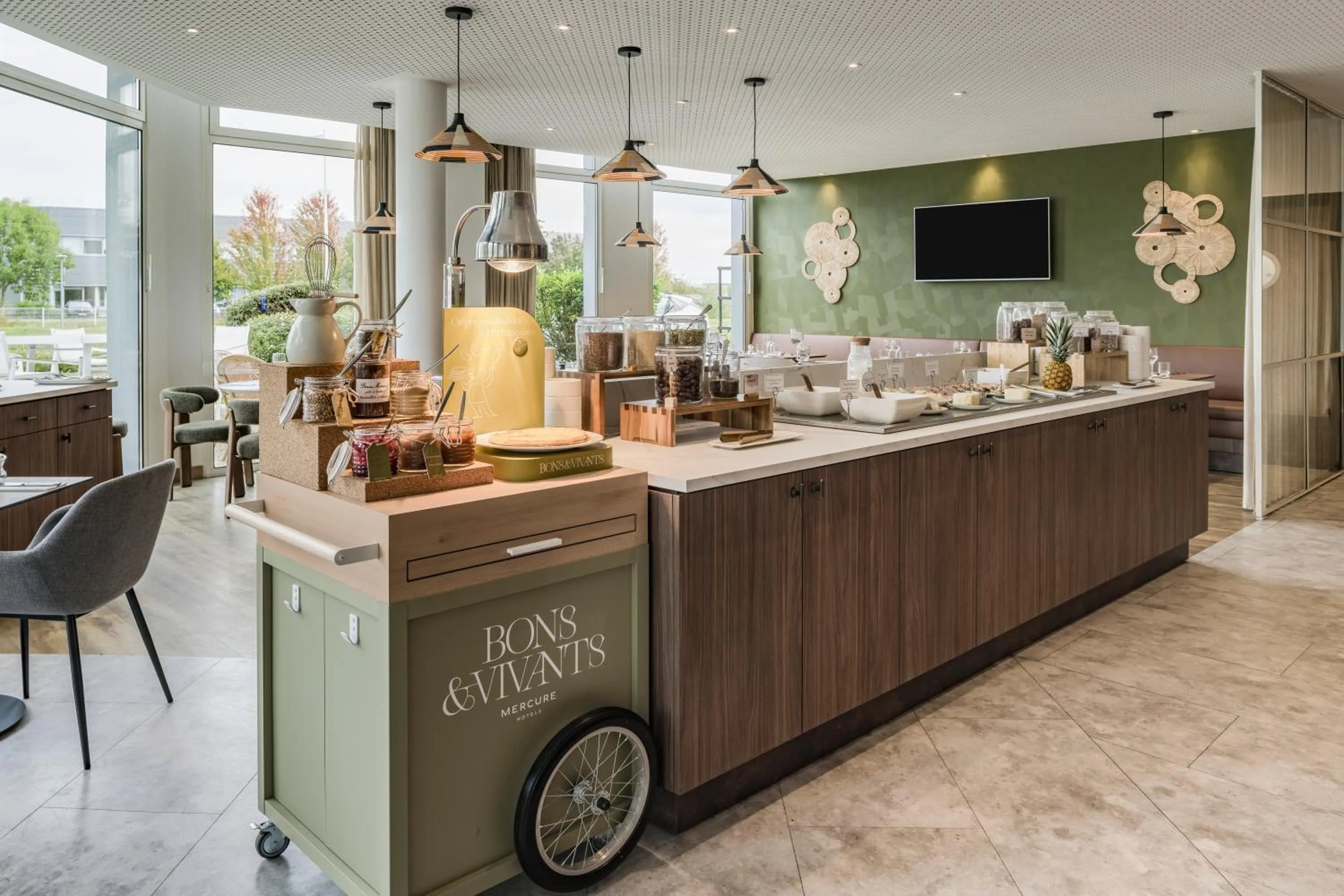 Breakfast in Mercure Chartres Est