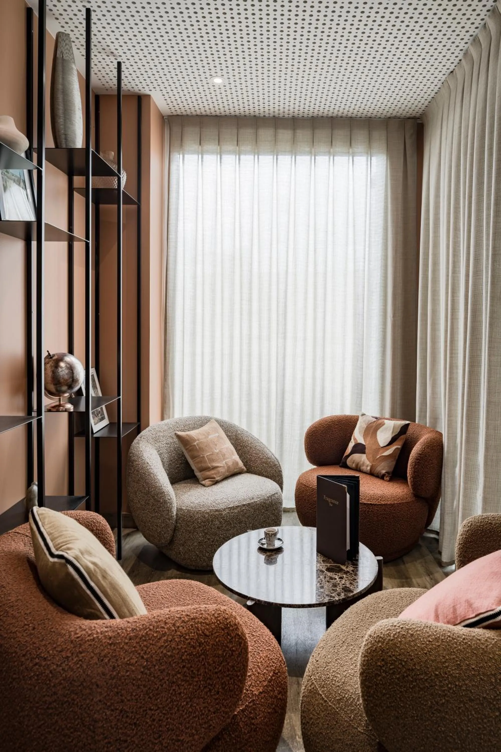 Communal lounge/ TV room in Mercure Chartres Est