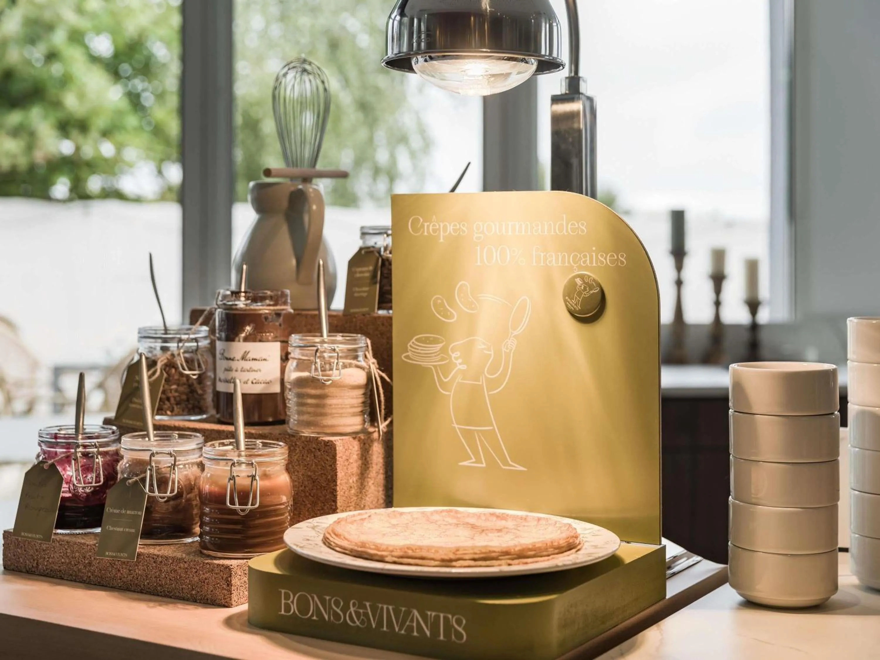 Property building in Mercure Chartres Est