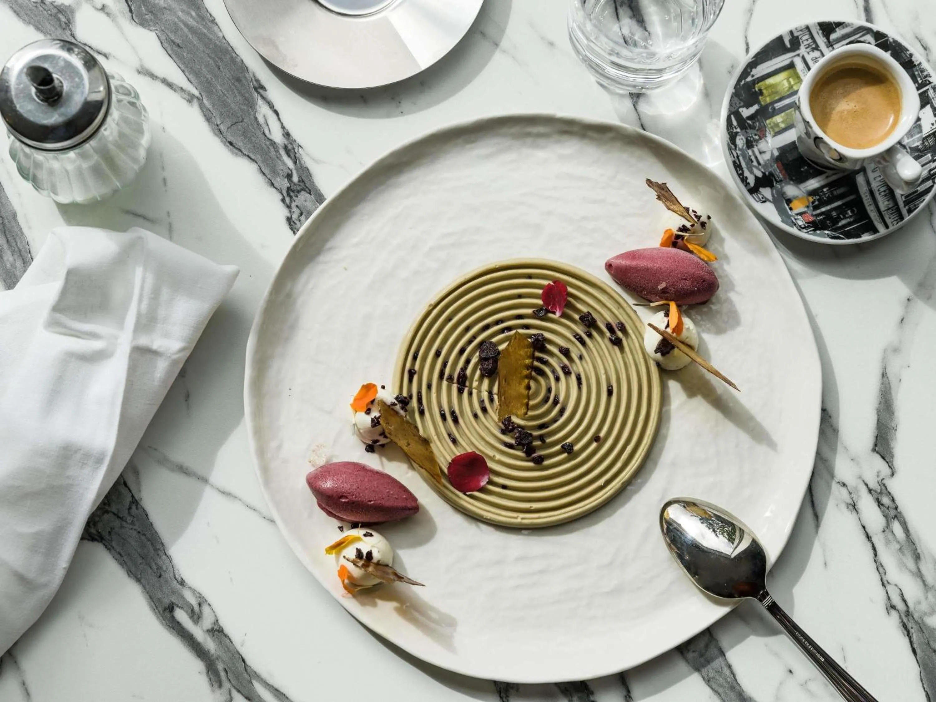 Property building in Mercure Chartres Est