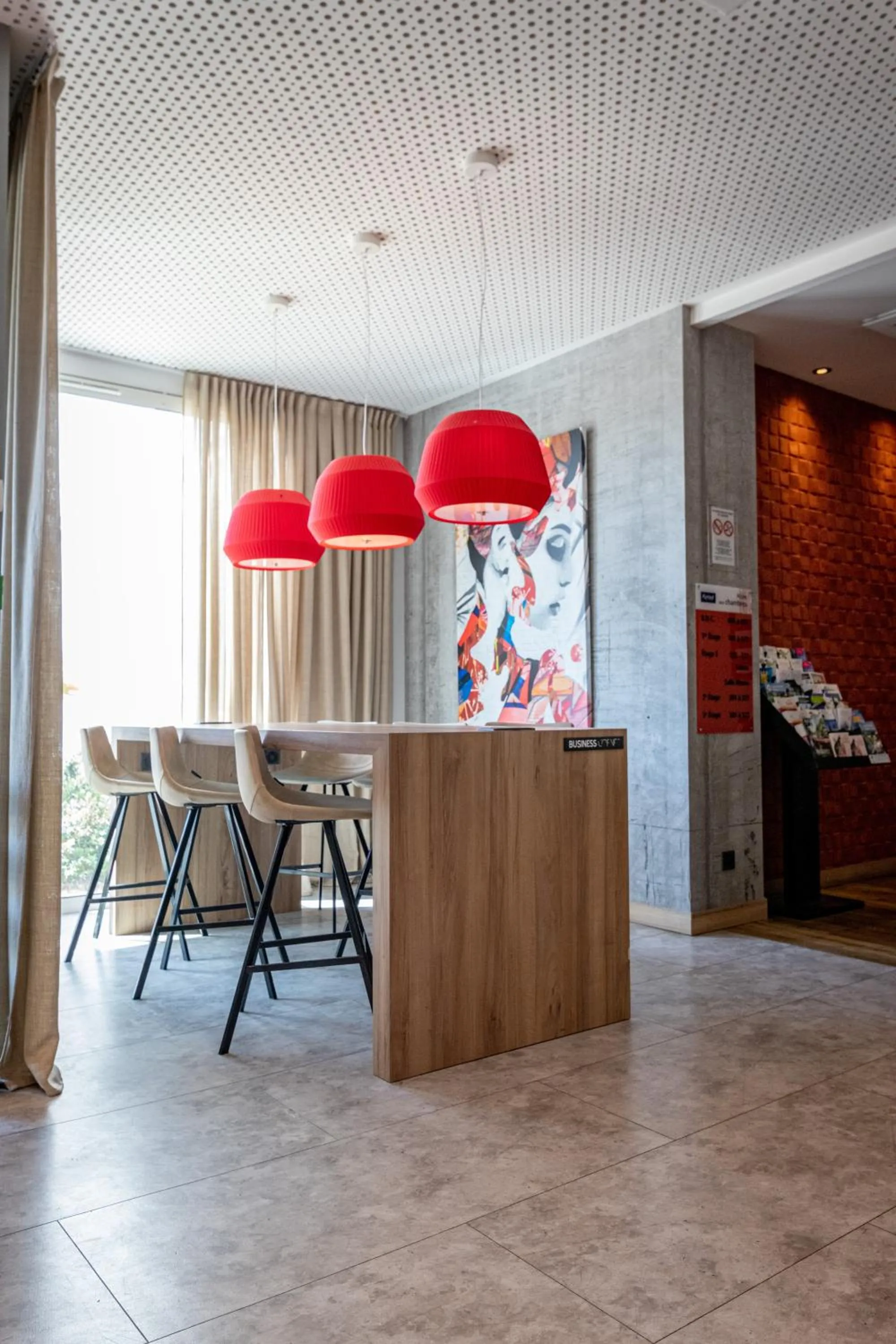 Lobby or reception in Kyriad Chartres