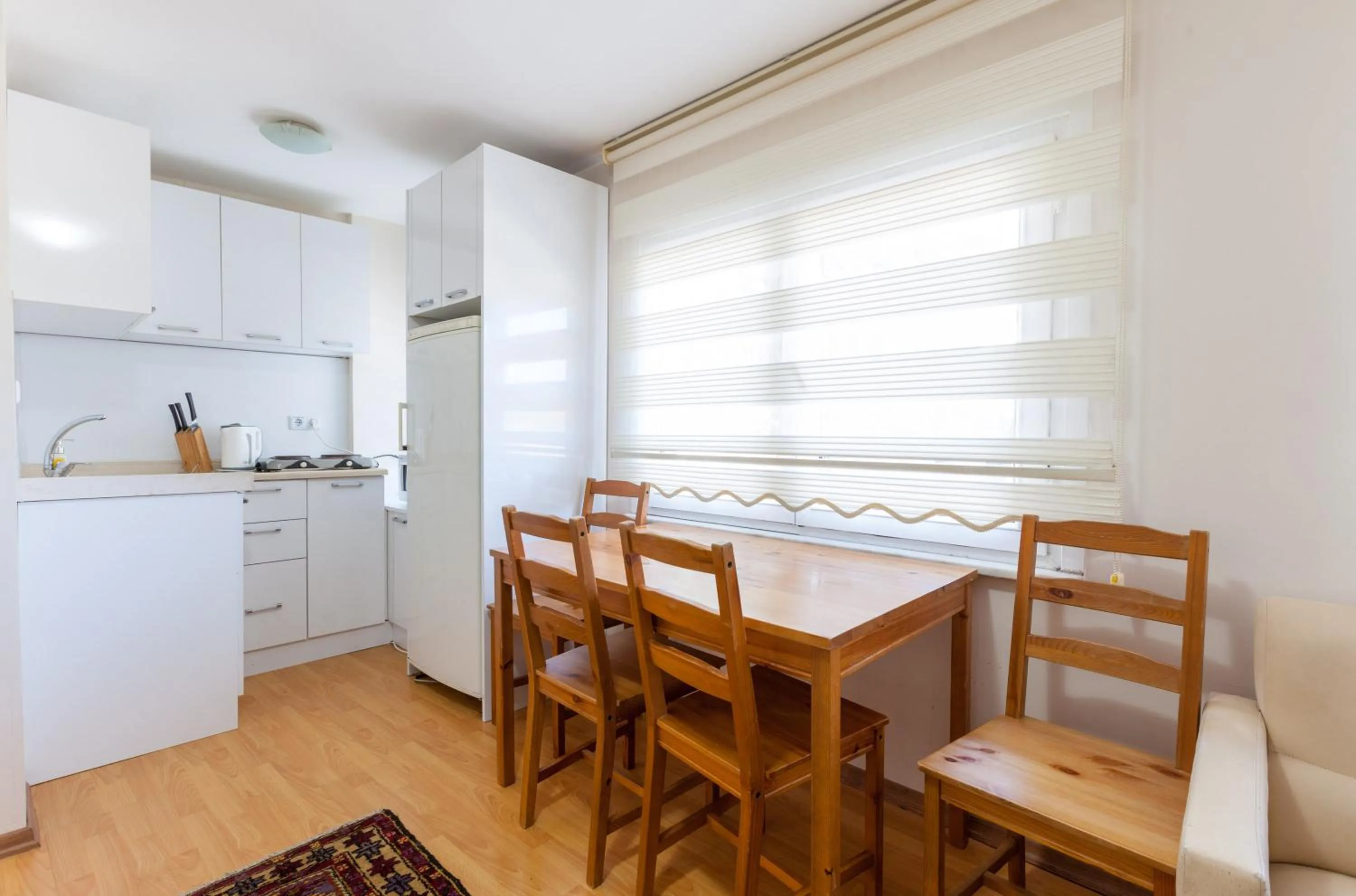 Kitchen or kitchenette in Sultan Apartments