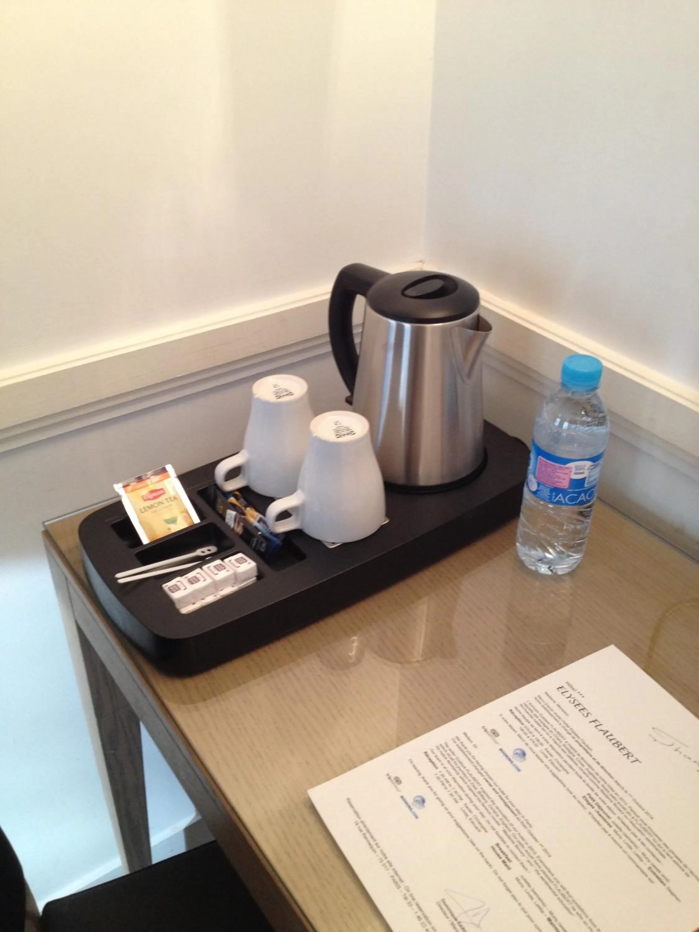 Coffee/tea facilities in Hôtel Elysées Flaubert