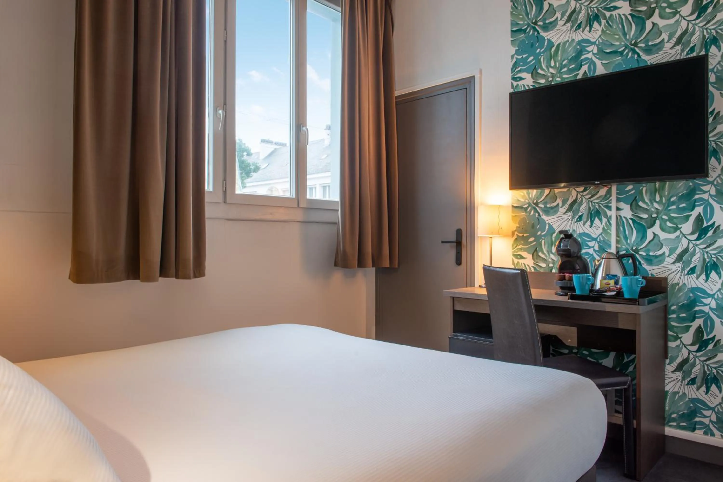 Bed in The Originals City, Hôtel de l'Europe, Saint-Nazaire