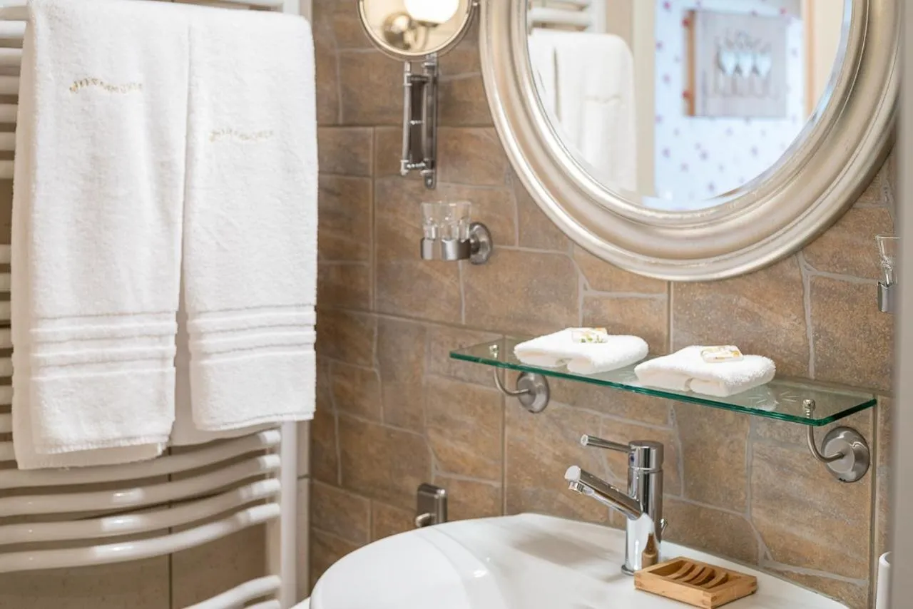 Shower, Bathroom in SaarlandTraum Weihermühle