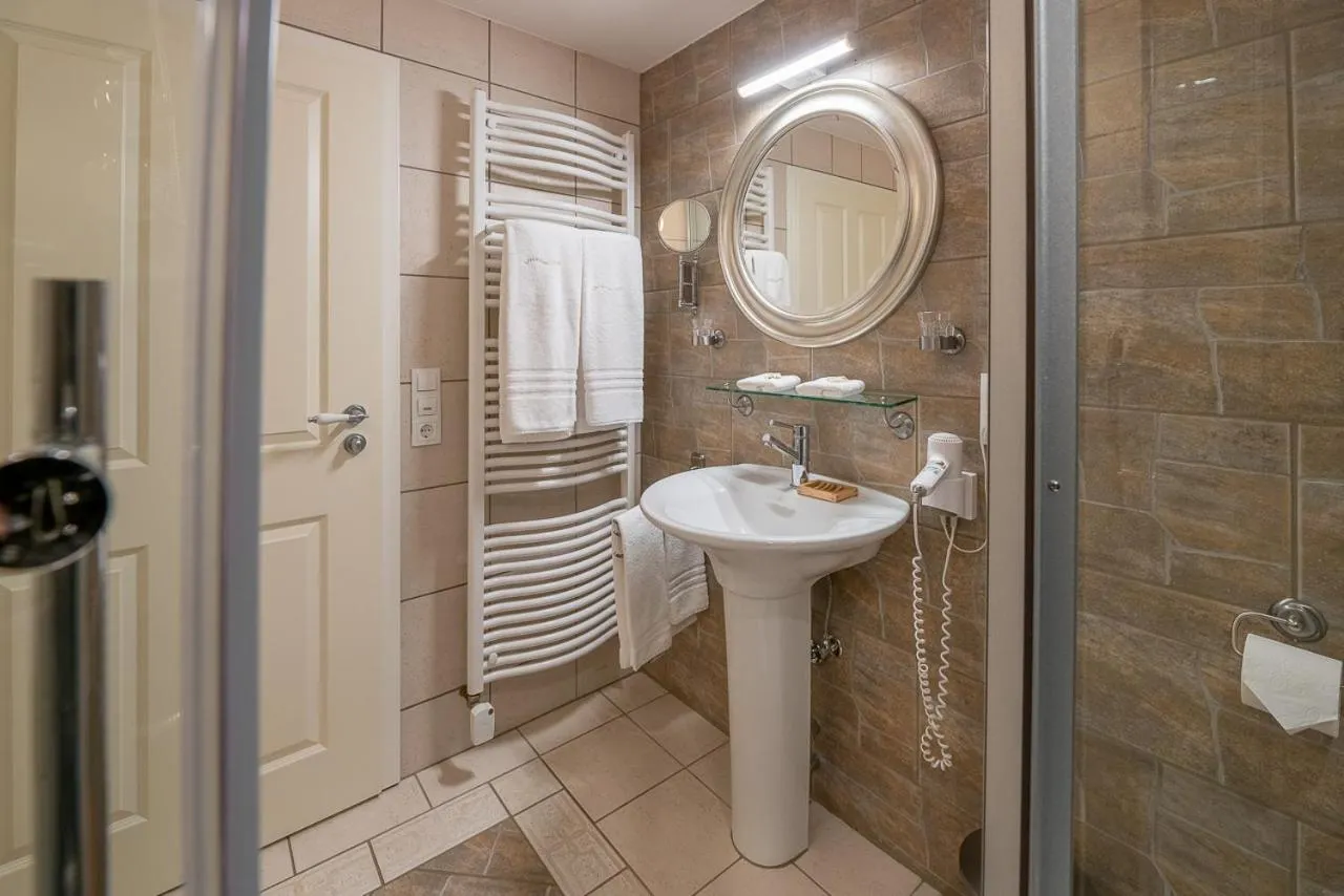 Shower, Bathroom in SaarlandTraum Weihermühle