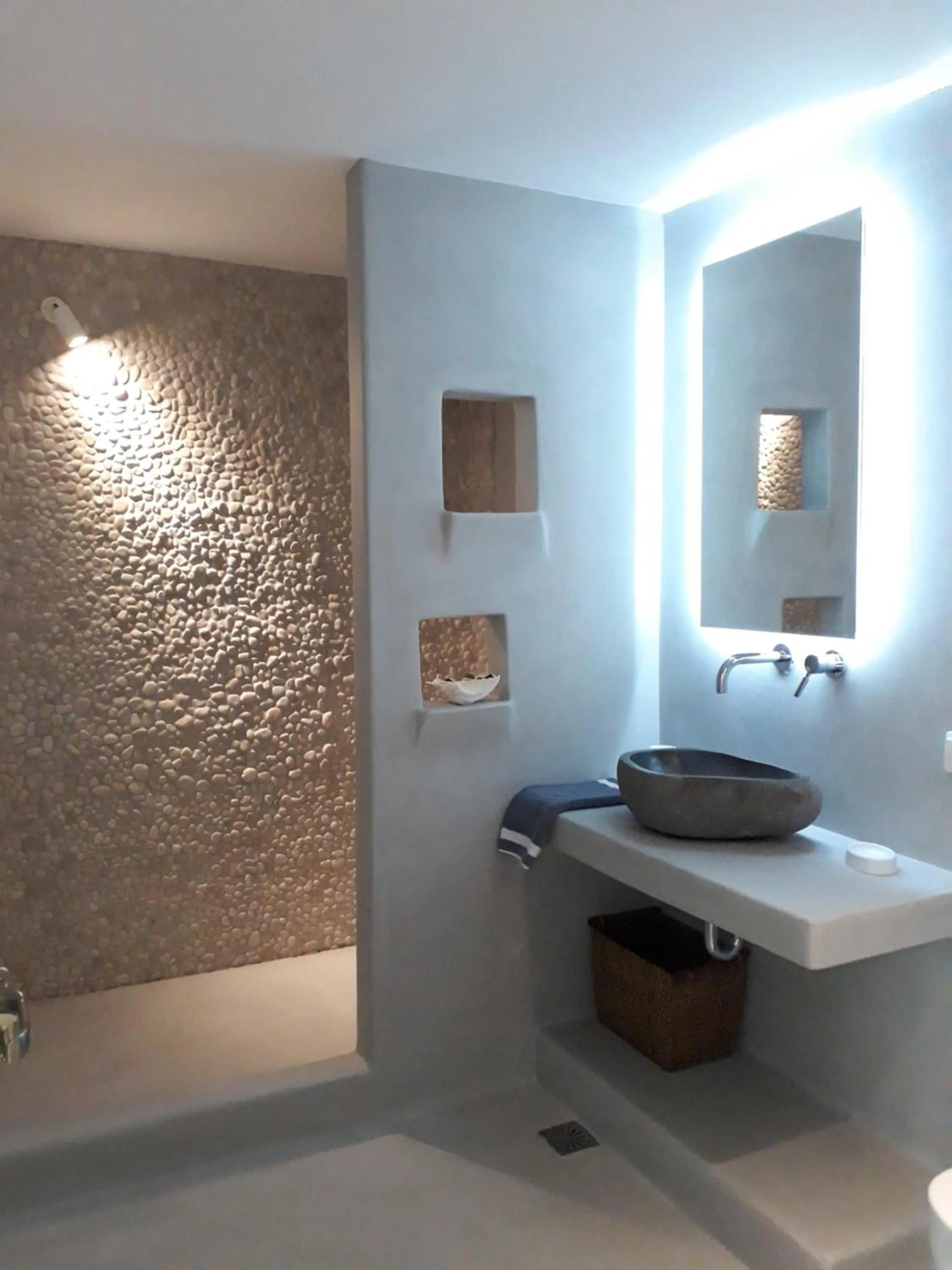 Bathroom in Mykonos Pantheon