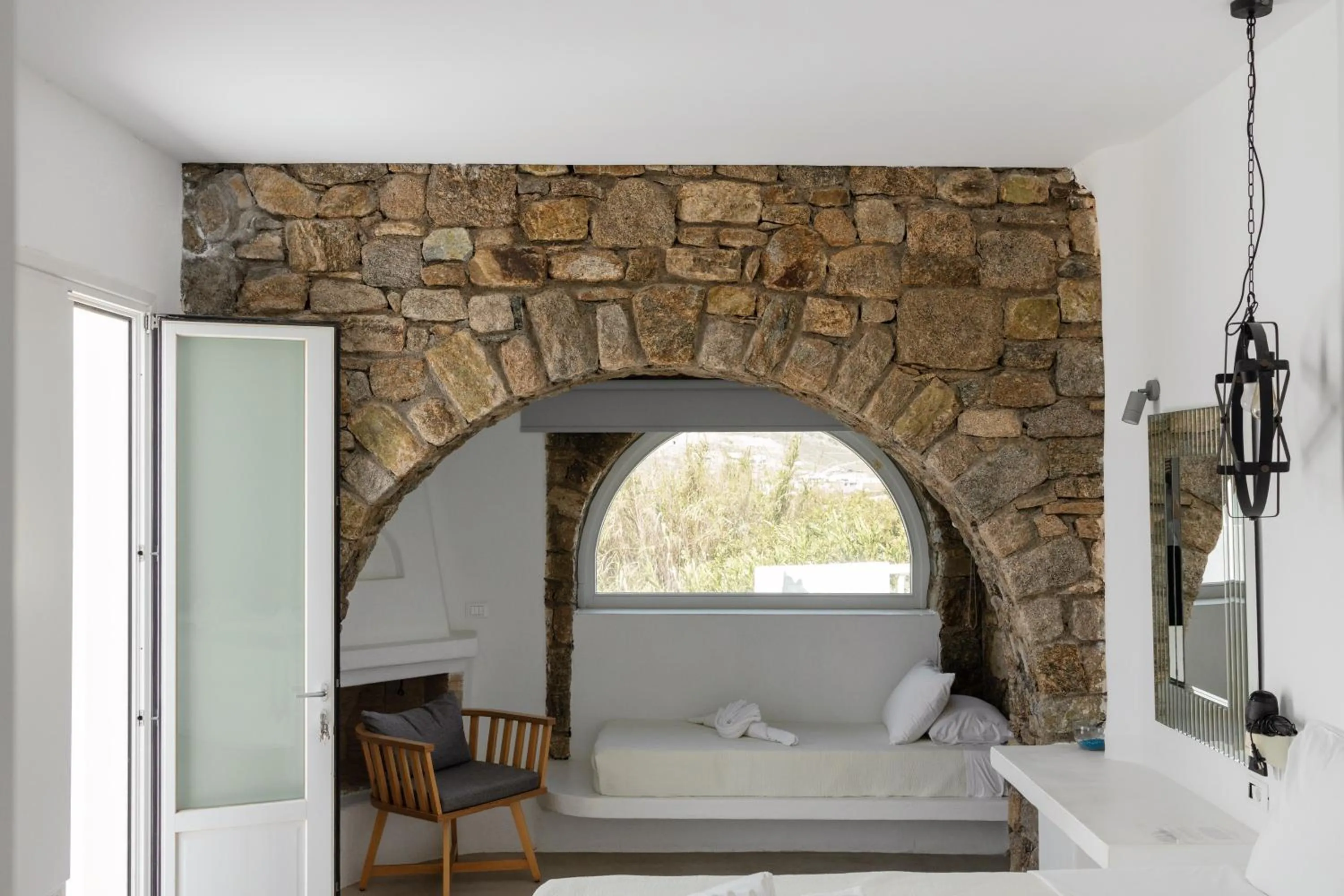 Bed in Mykonos Pantheon