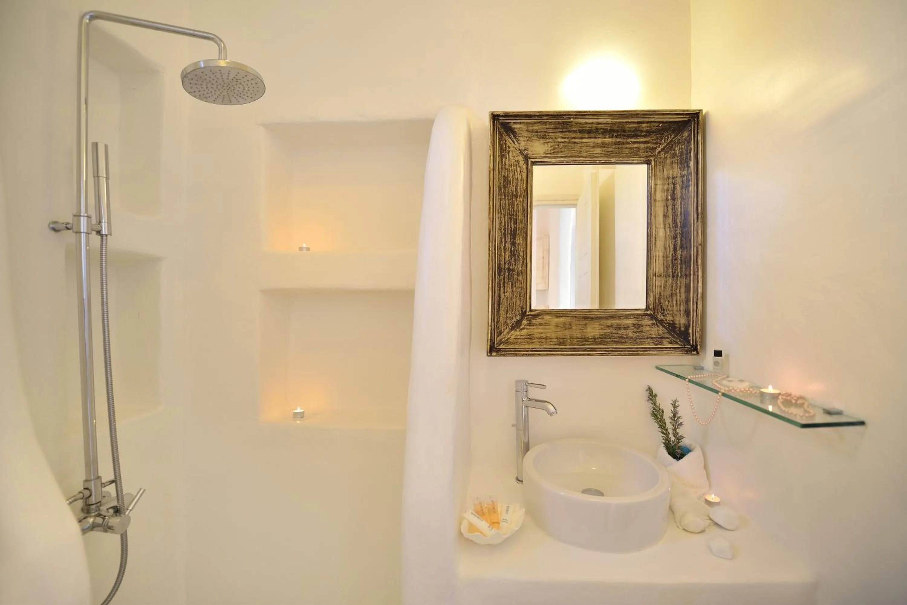 Bathroom in Mykonos Pantheon