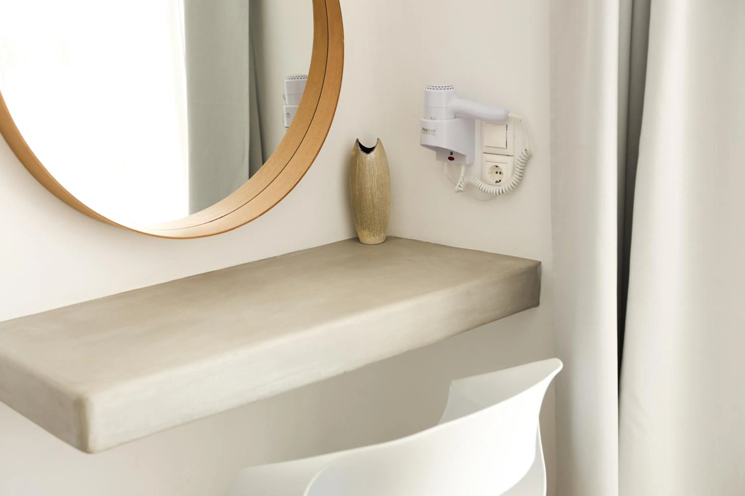 Bathroom in Mykonos Pantheon