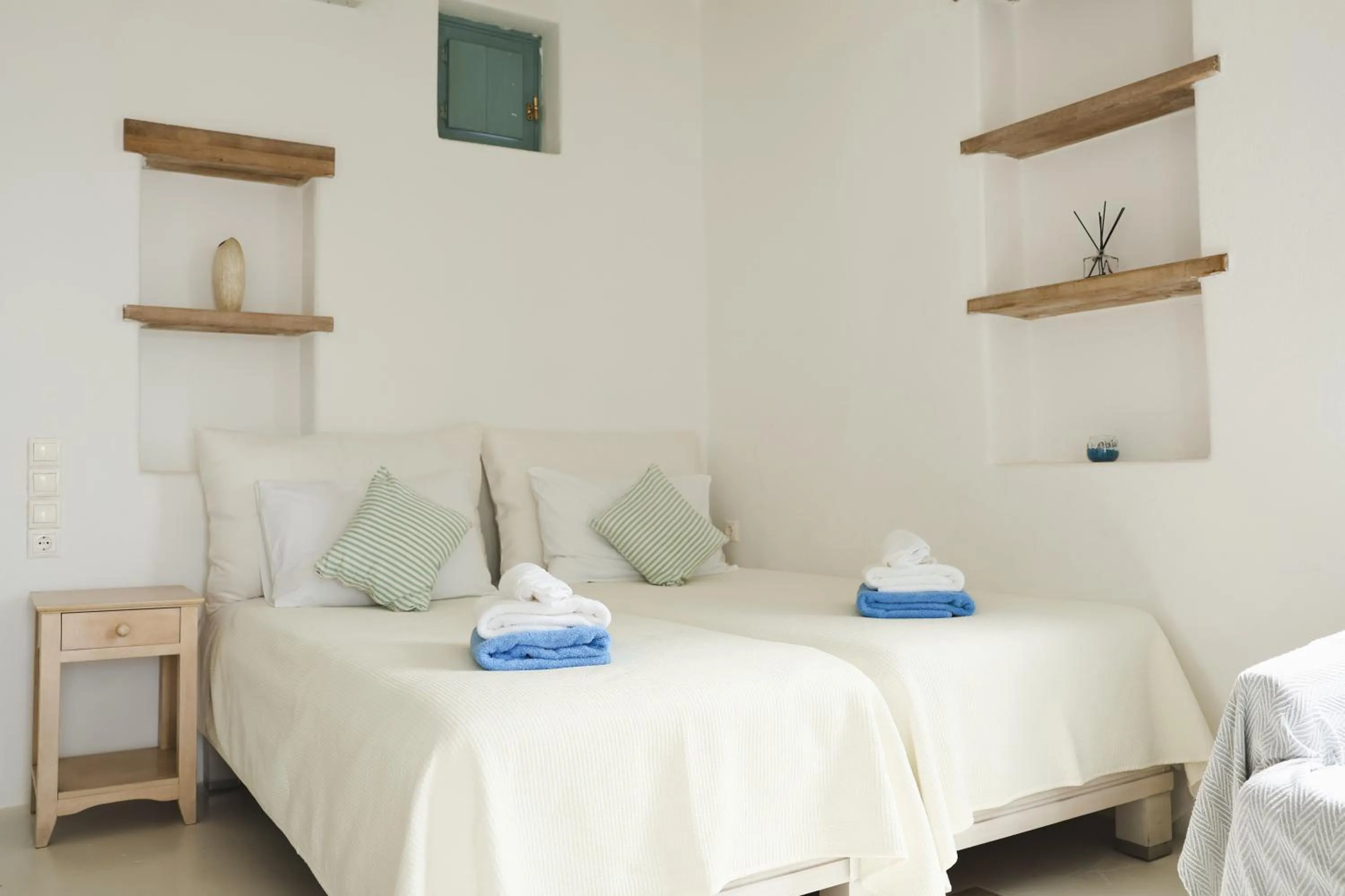 Bedroom, Bed in Mykonos Pantheon