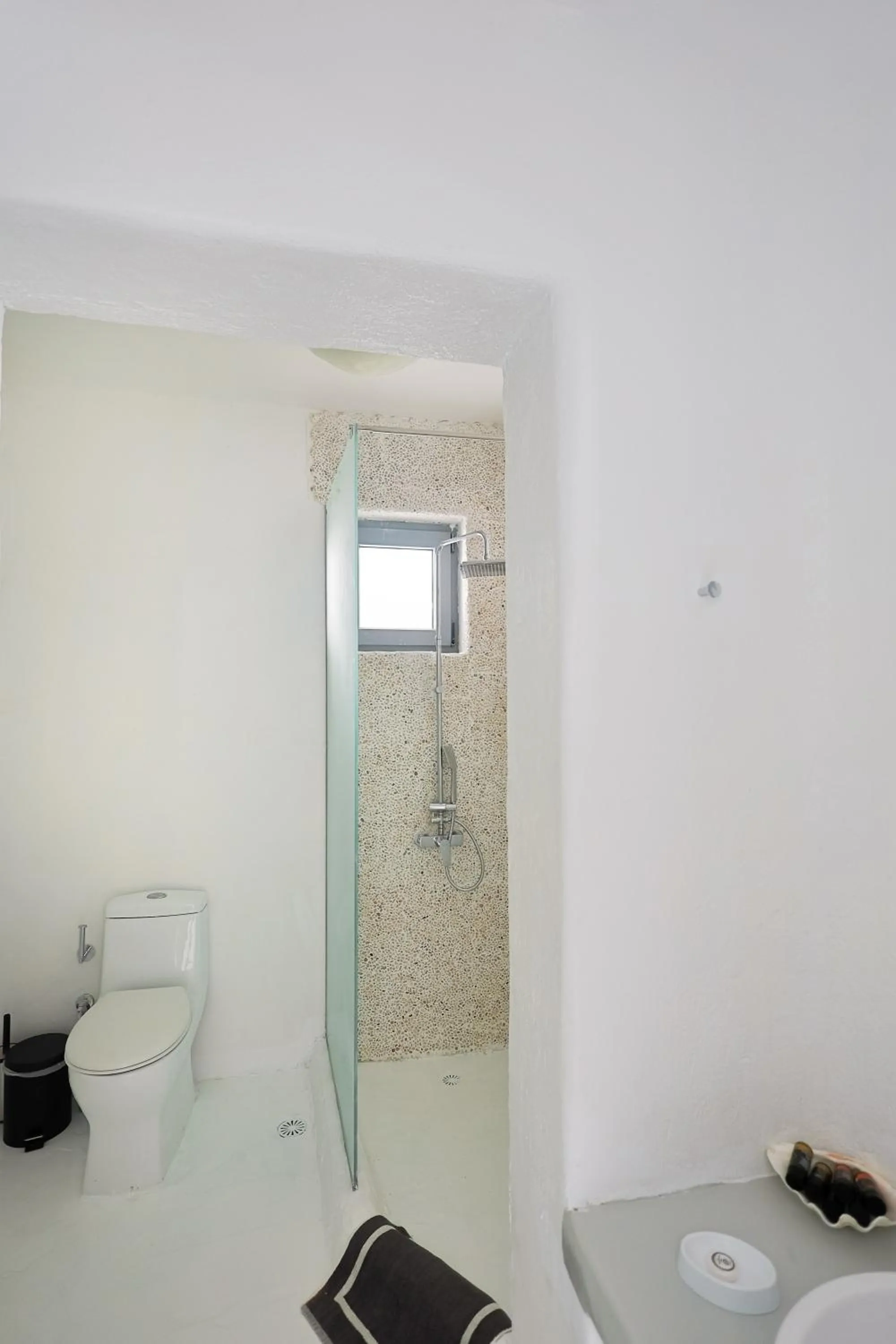 Bathroom in Mykonos Pantheon