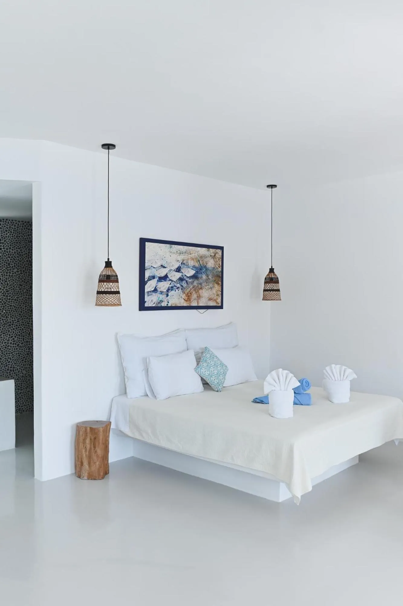 Bed in Mykonos Pantheon