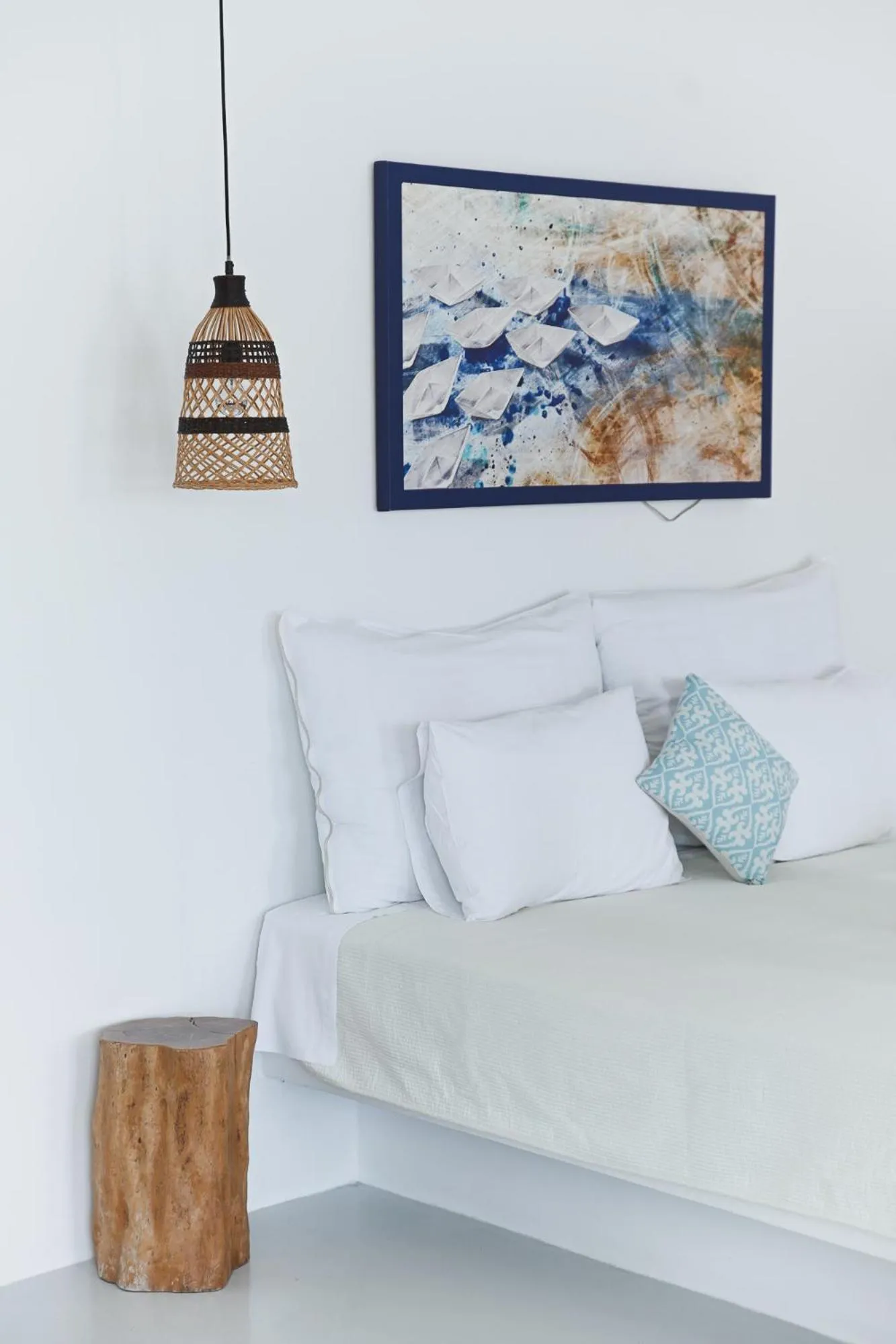 Bed in Mykonos Pantheon