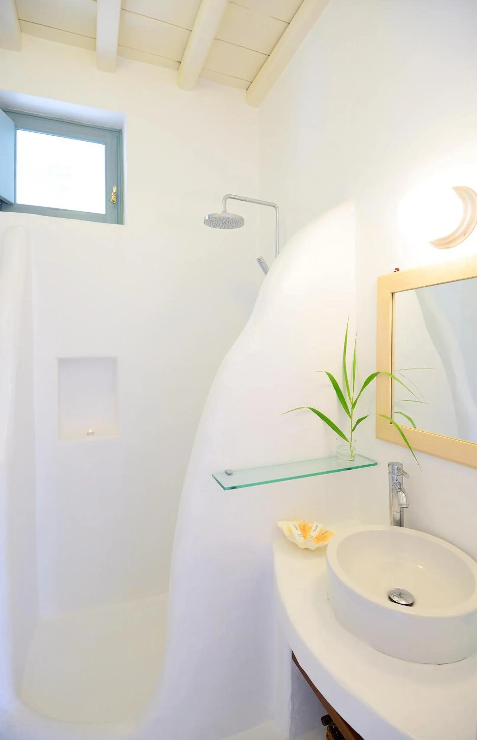 Bathroom in Mykonos Pantheon