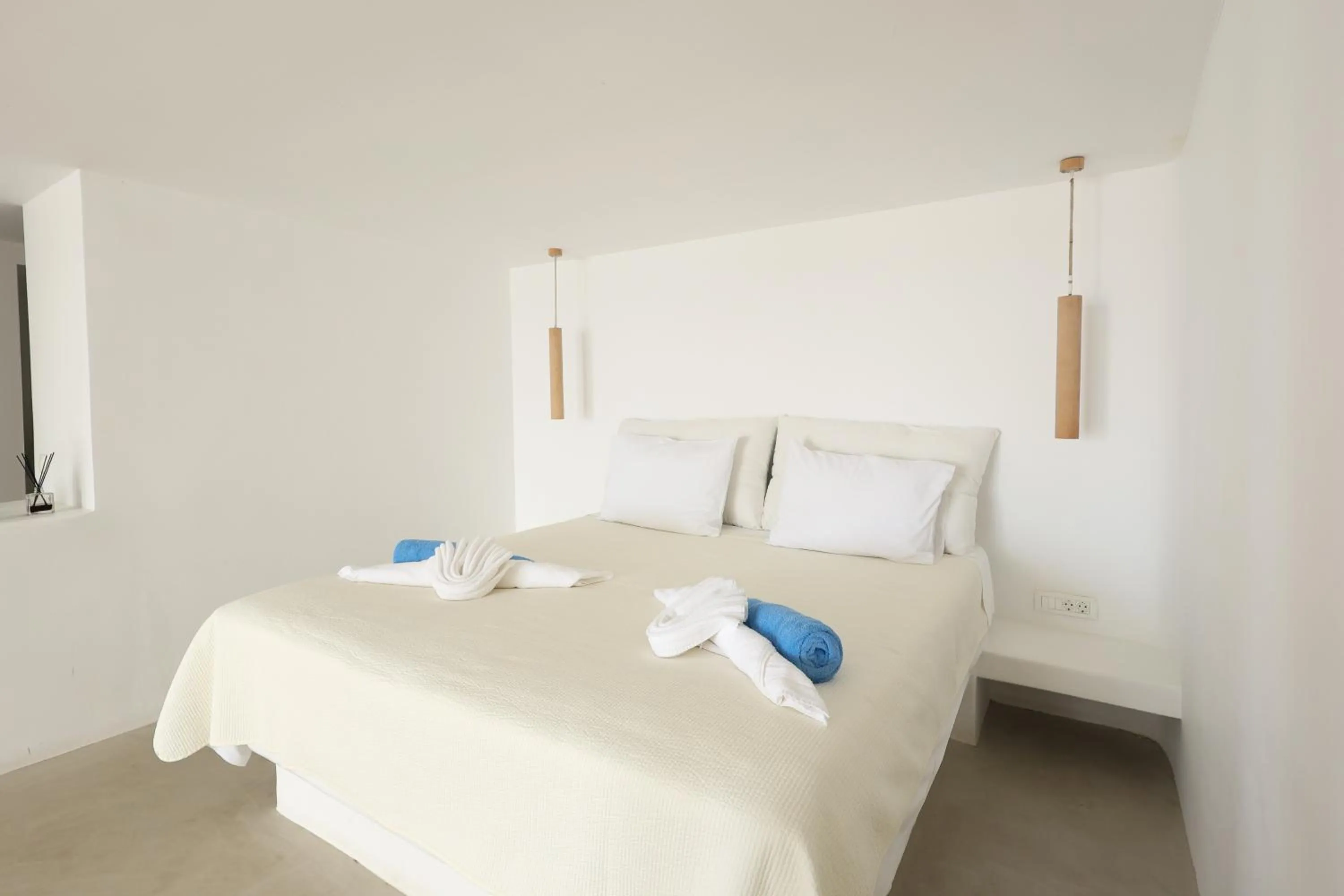 Bedroom, Bed in Mykonos Pantheon