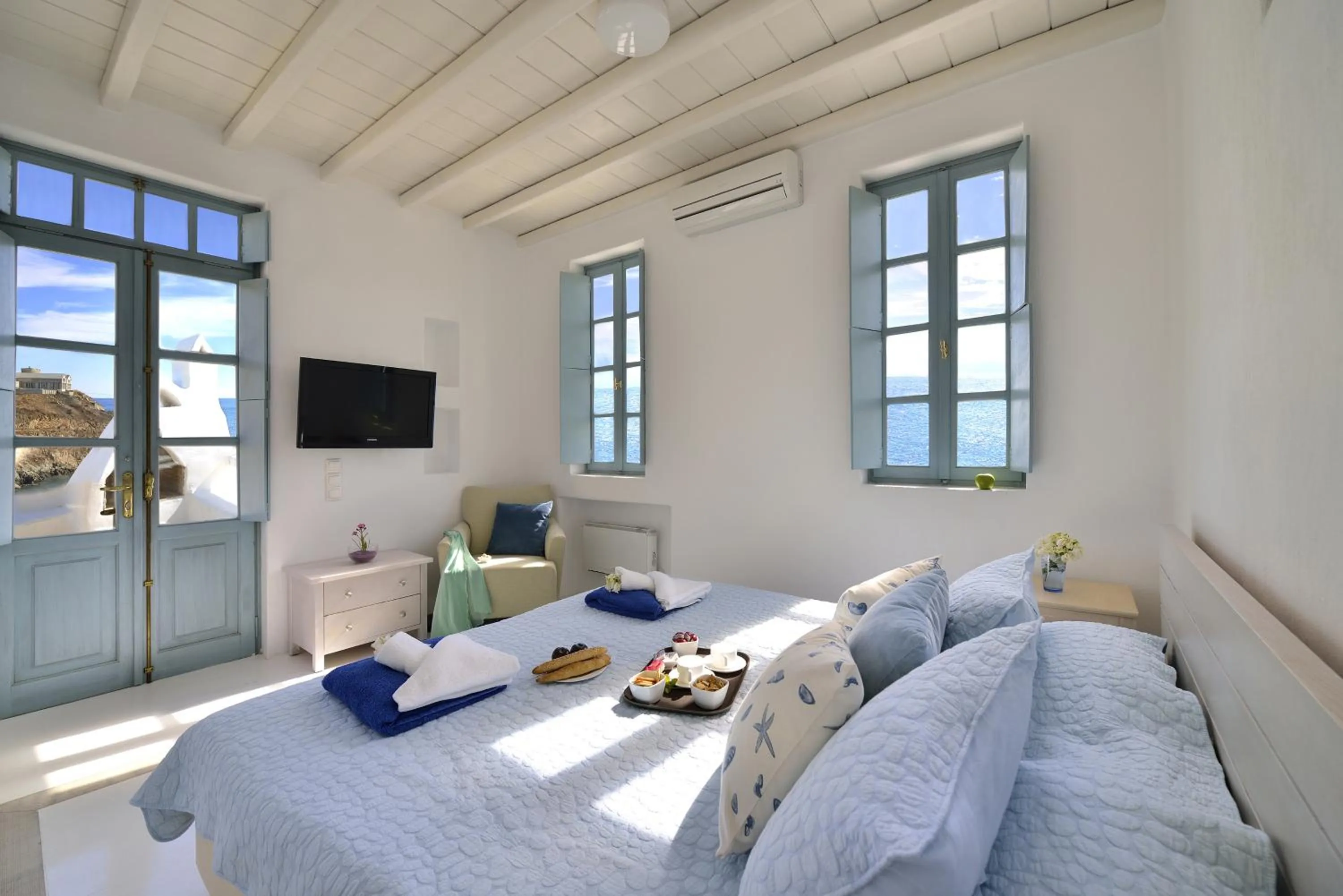 Bedroom in Mykonos Pantheon