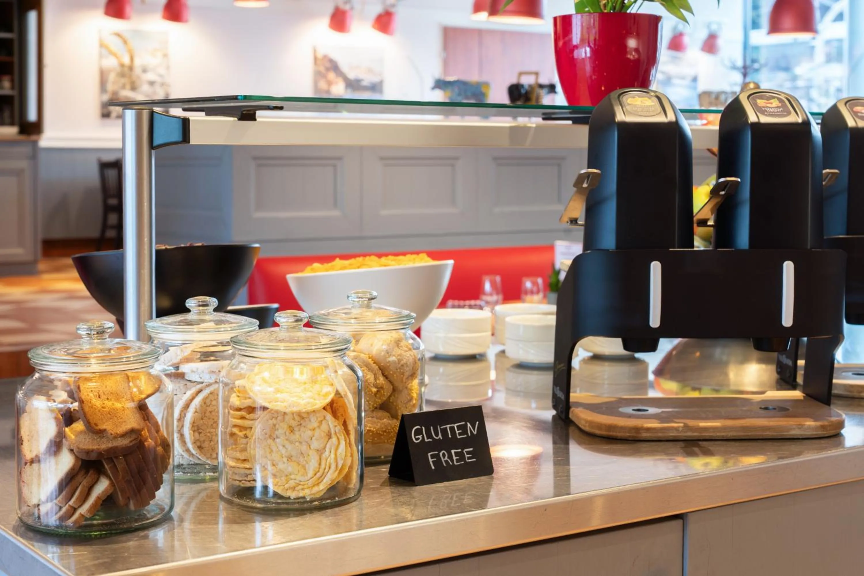 Breakfast in ibis budget Genève Aéroport