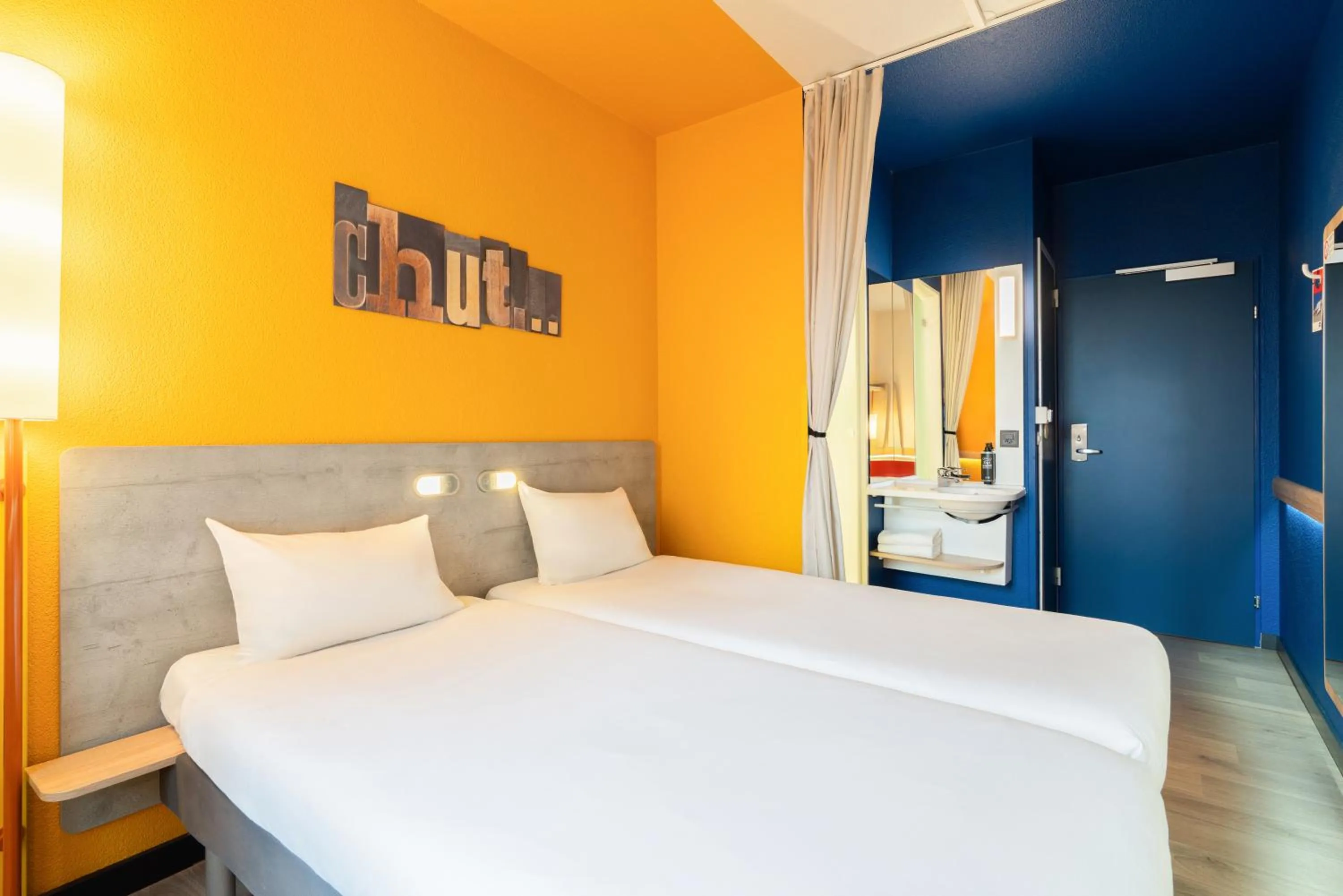 Bed in ibis budget Genève Aéroport