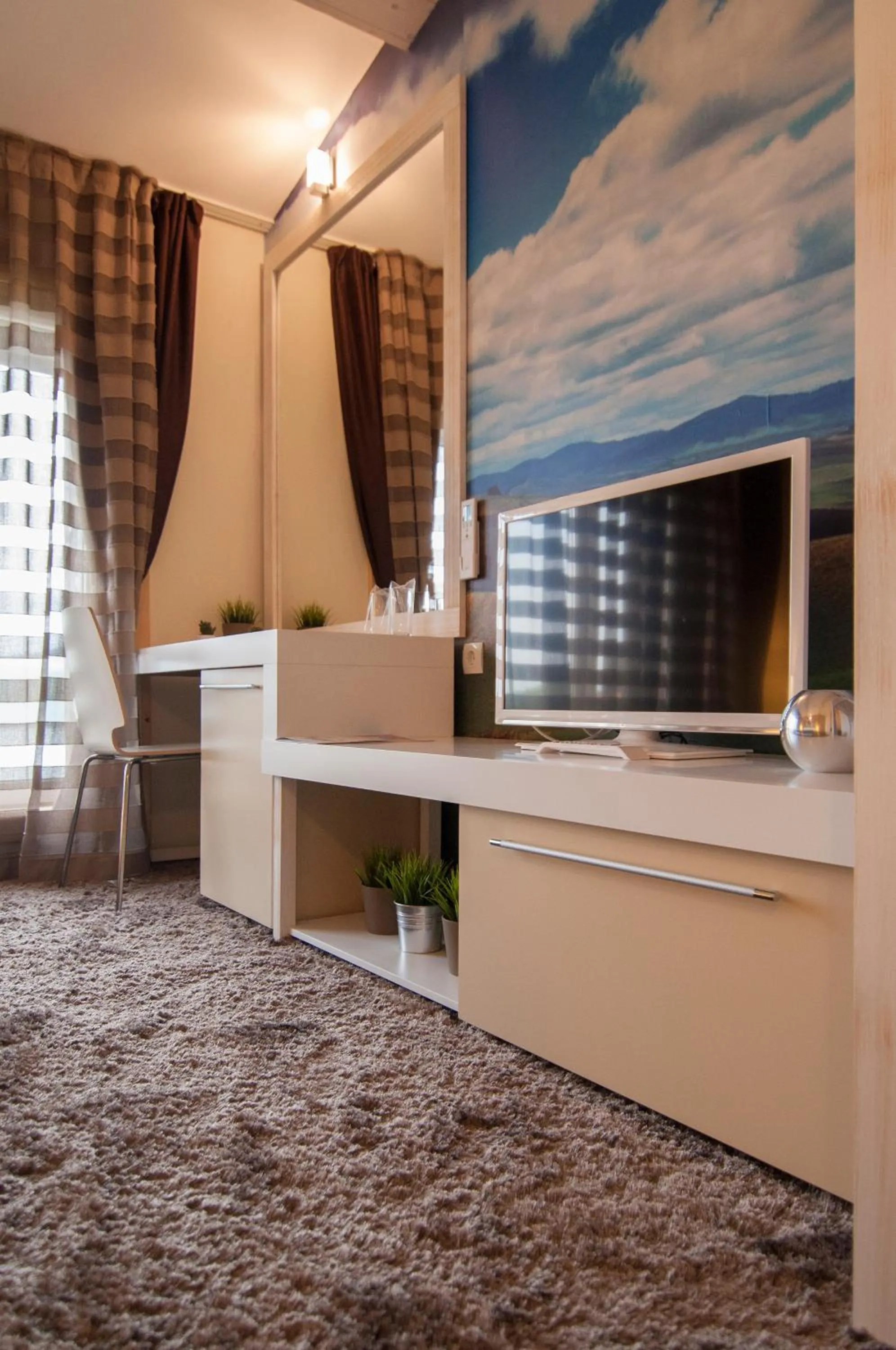 TV and multimedia in Aparthotel Seasons Glavatarski Han