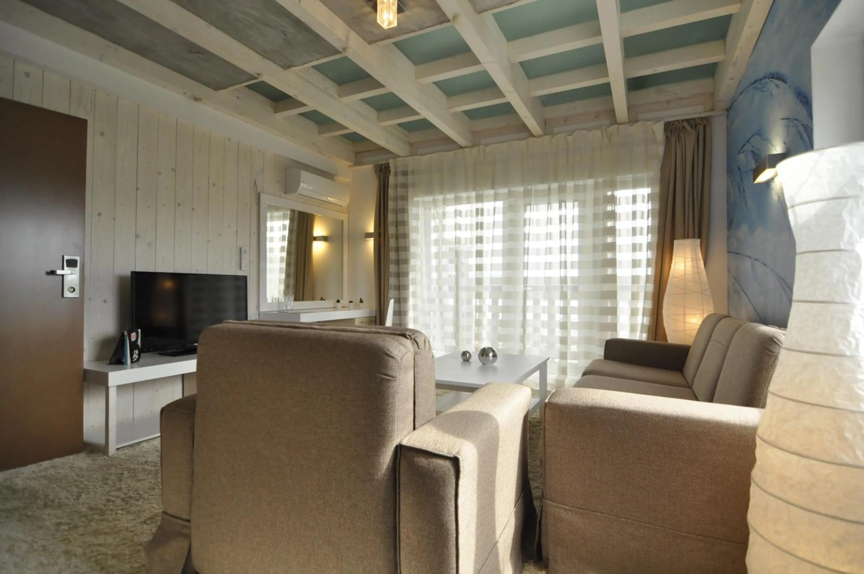 TV and multimedia in Aparthotel Seasons Glavatarski Han