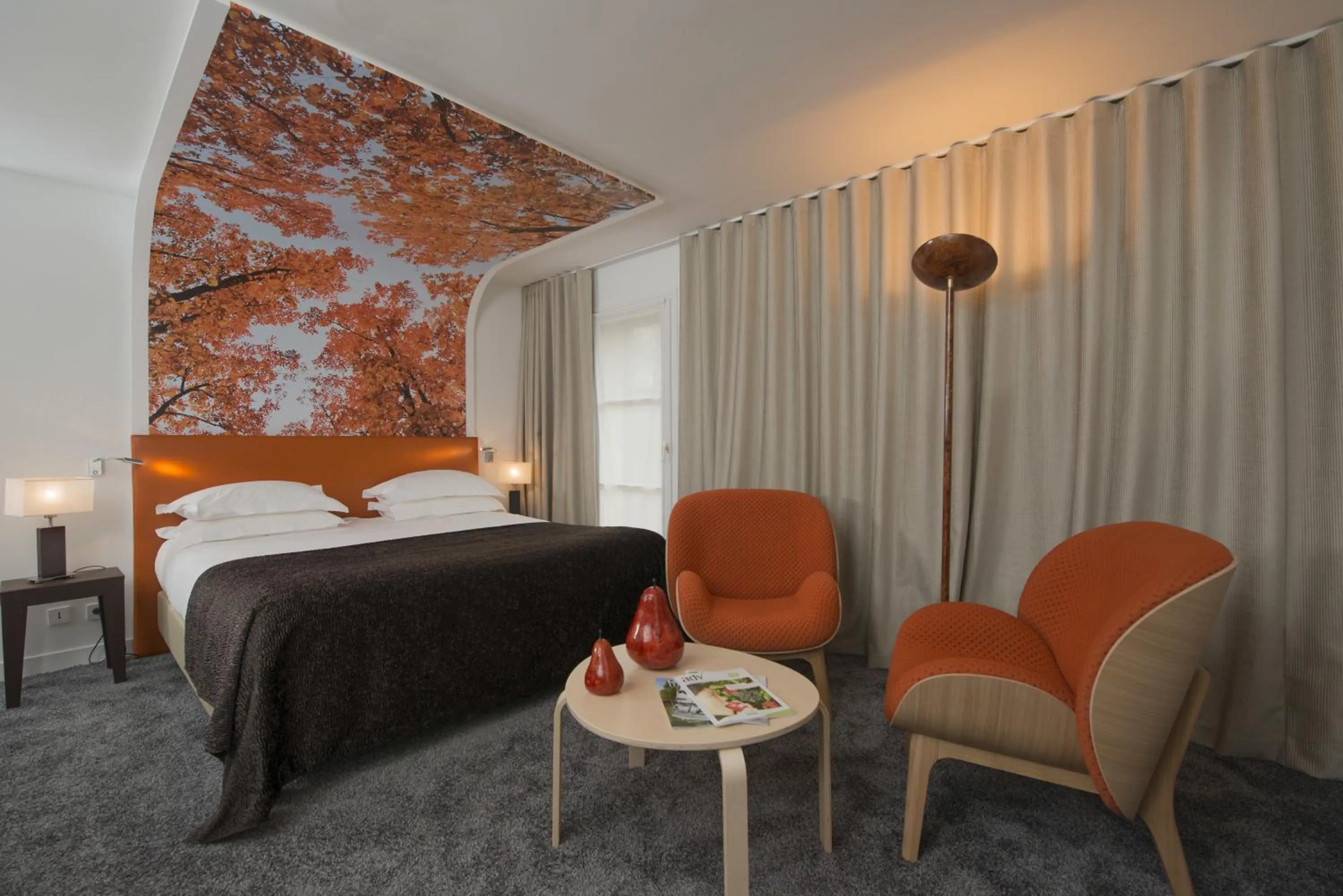 Photo of the whole room in Le Manoir du Lys, The Originals Relais