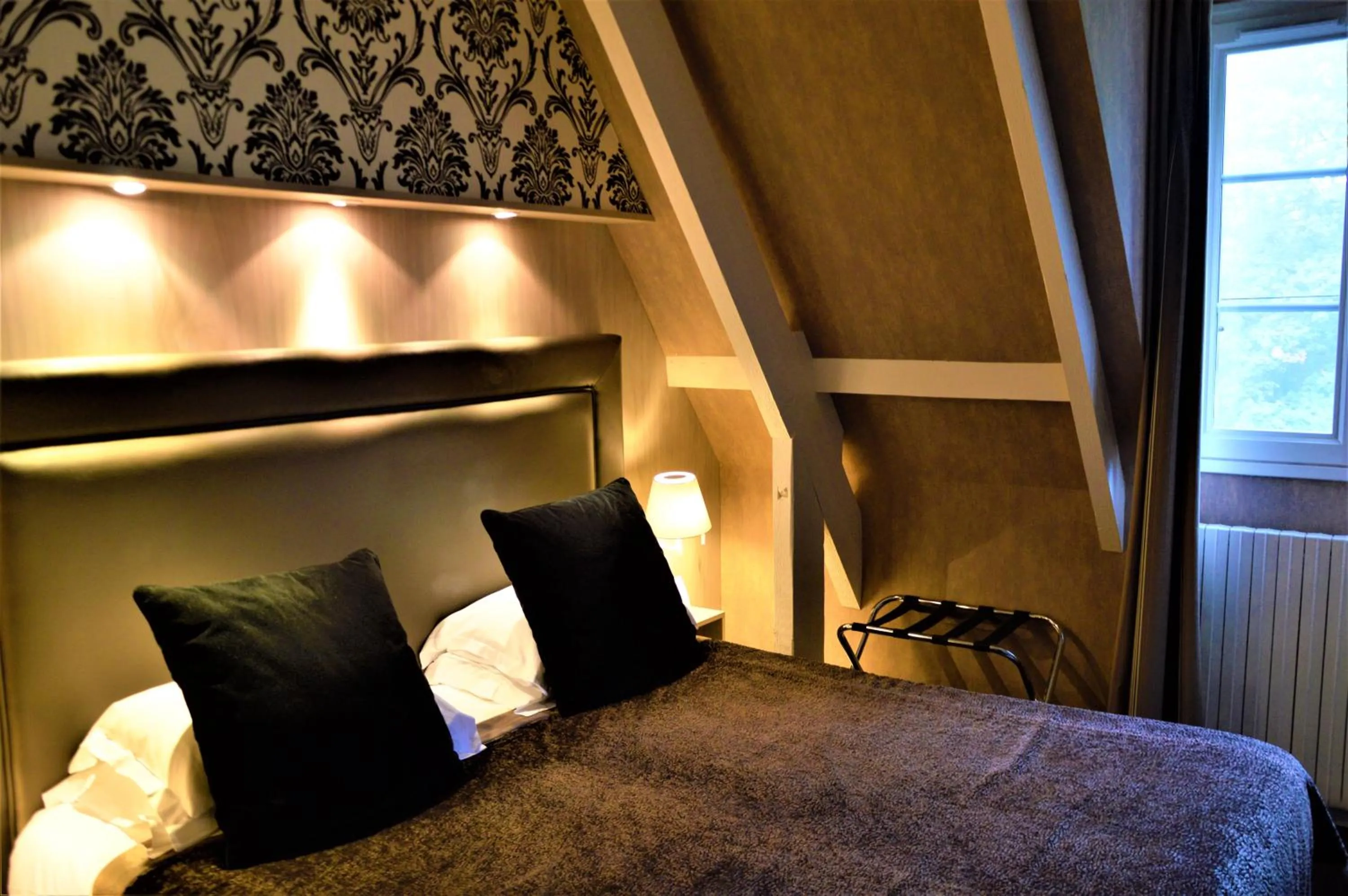 Property building in Le Manoir du Lys, The Originals Relais