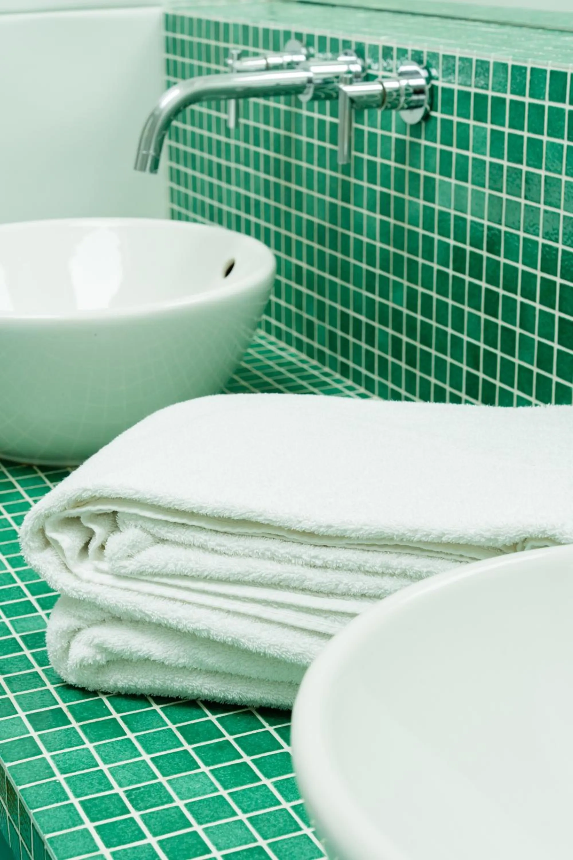 Bathroom in Le Manoir du Lys, The Originals Relais